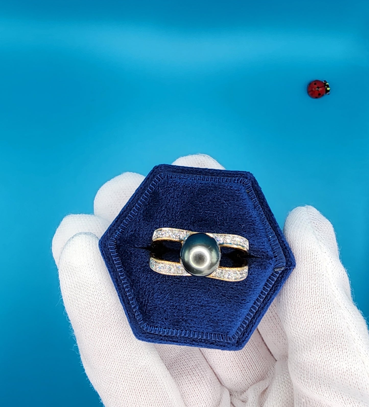 Black Pearl and Diamond Ring in 18k Yellow Gold