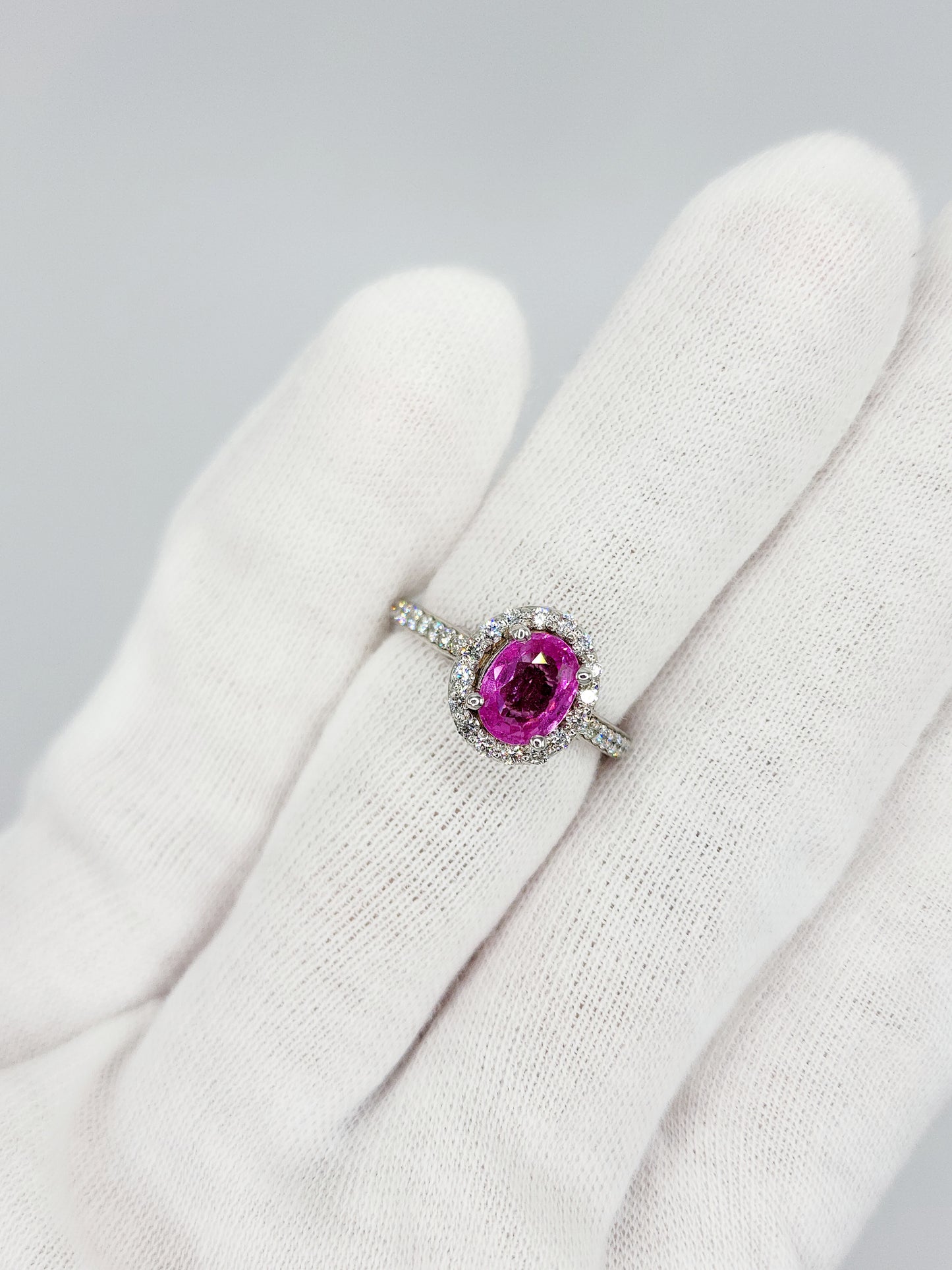 Ladies Halo Design Ring in White Gold with Pink Sapphire and Diamonds