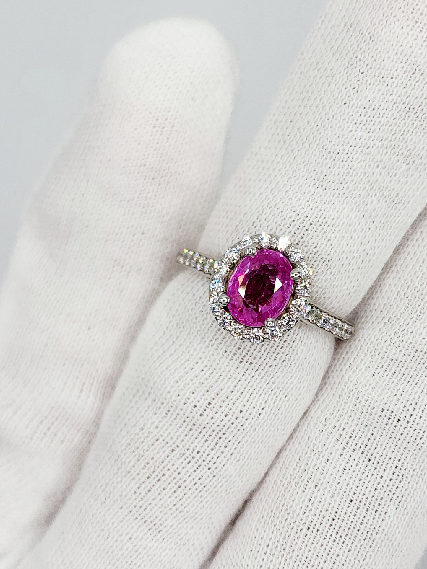 Ladies Halo Design Ring in White Gold with Pink Sapphire and Diamonds