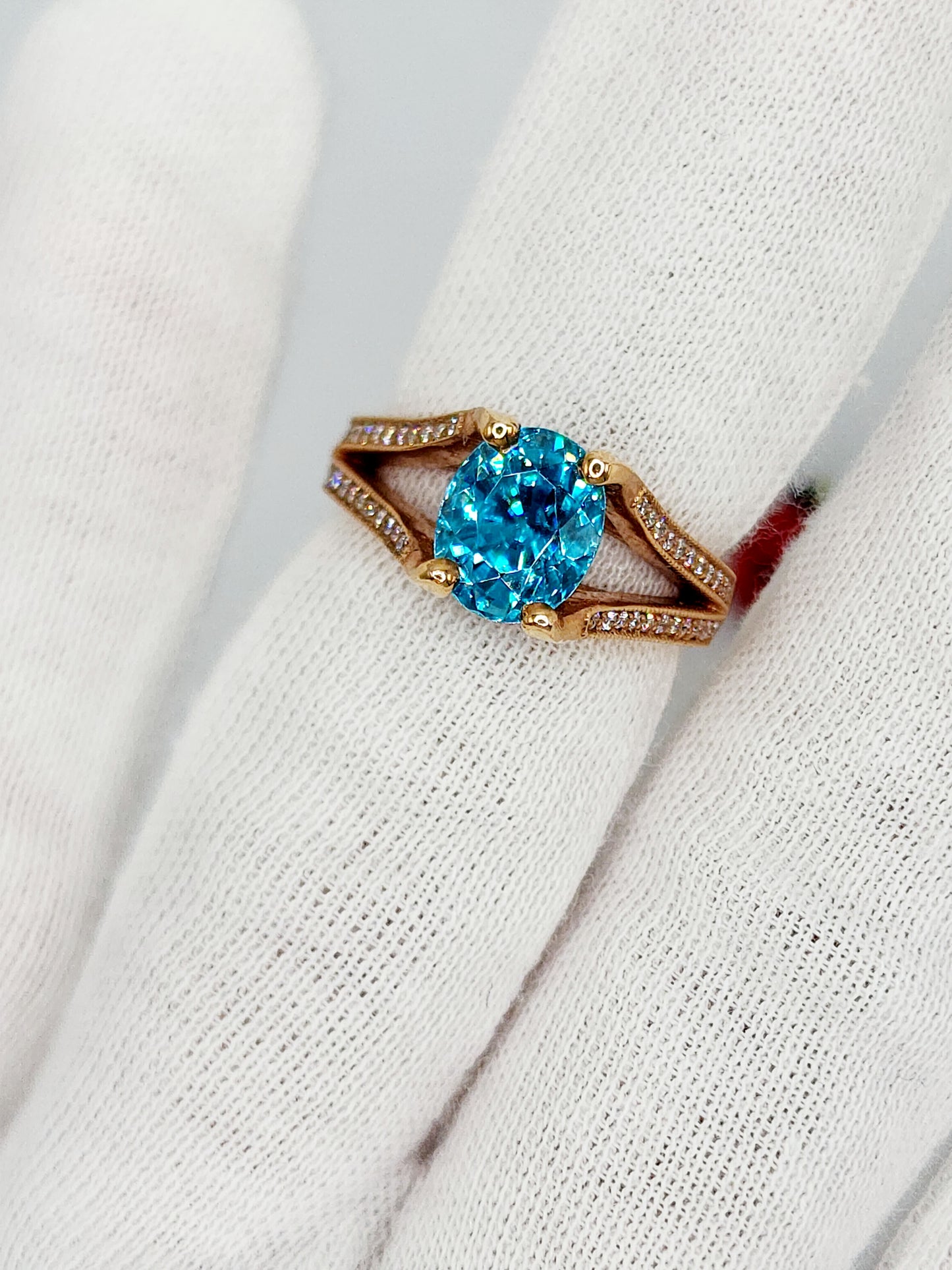 Ladies Ring with Blue Zircon in 14k Rose Gold