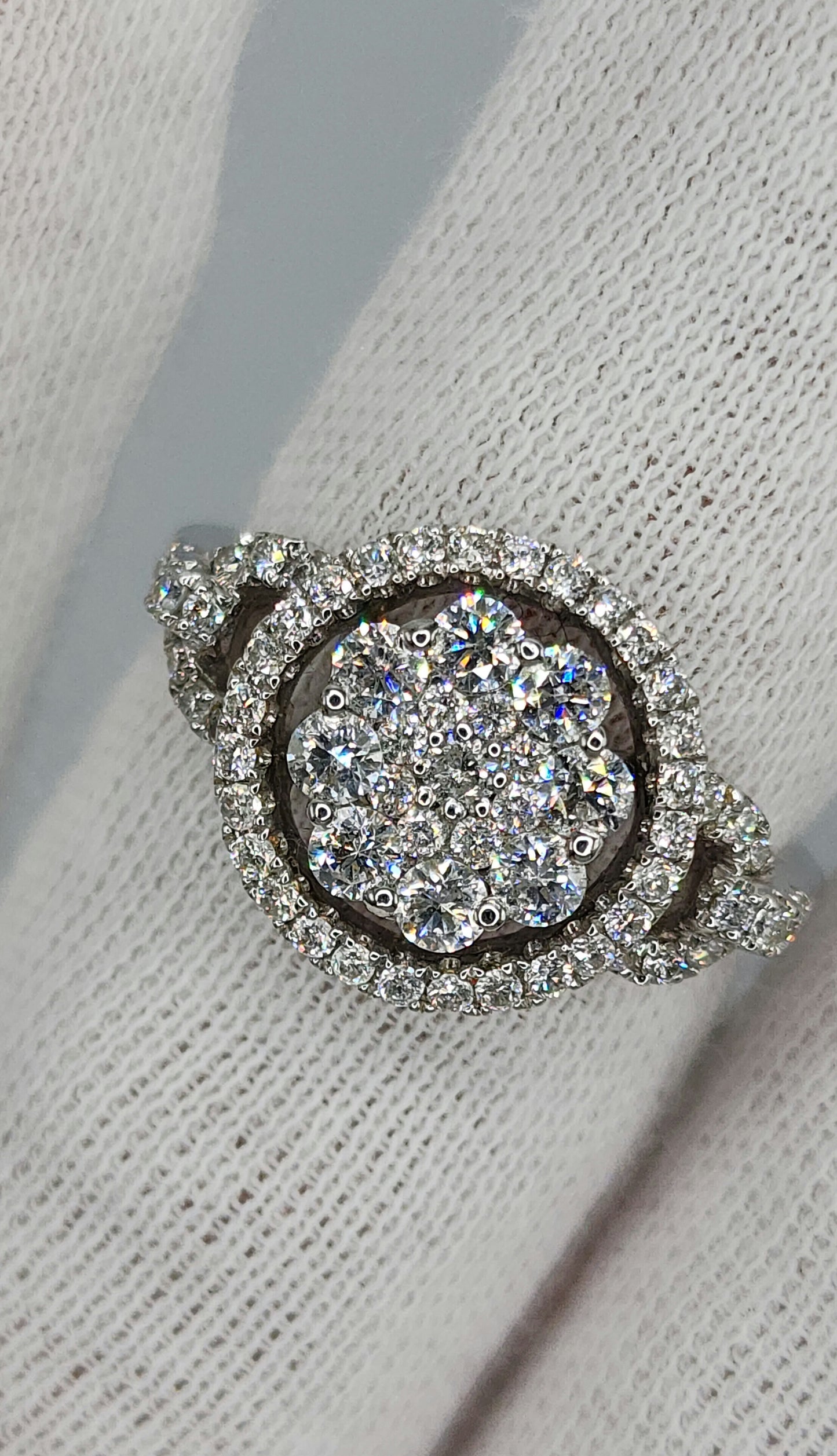 Ladies Diamond Cluster Ring in 18k White Gold