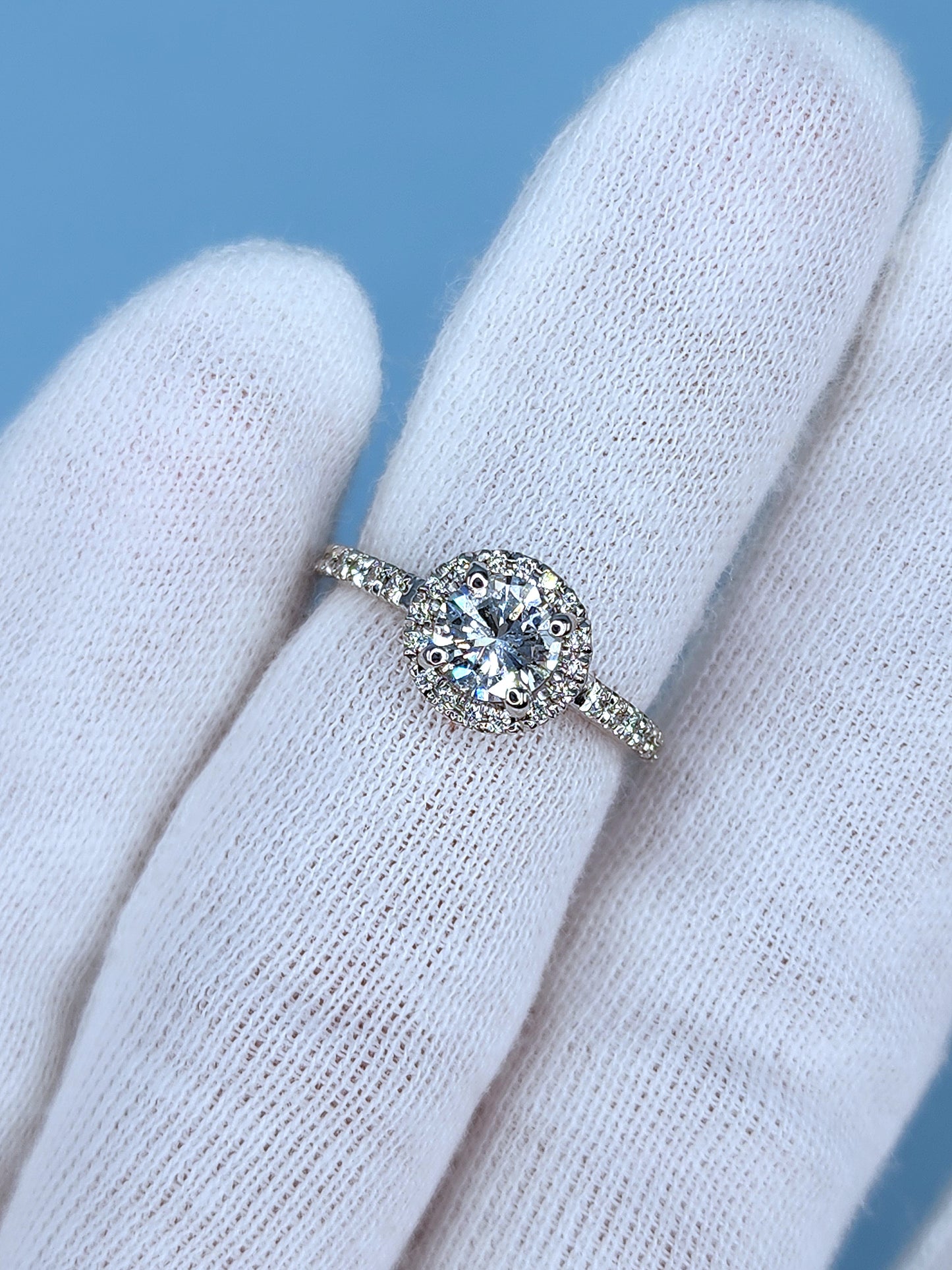 14k White Gold Halo Engagement Ring with 0.66 Carat Natural Round Diamond Center & 0.25 Carat Total Weight Accent Diamonds