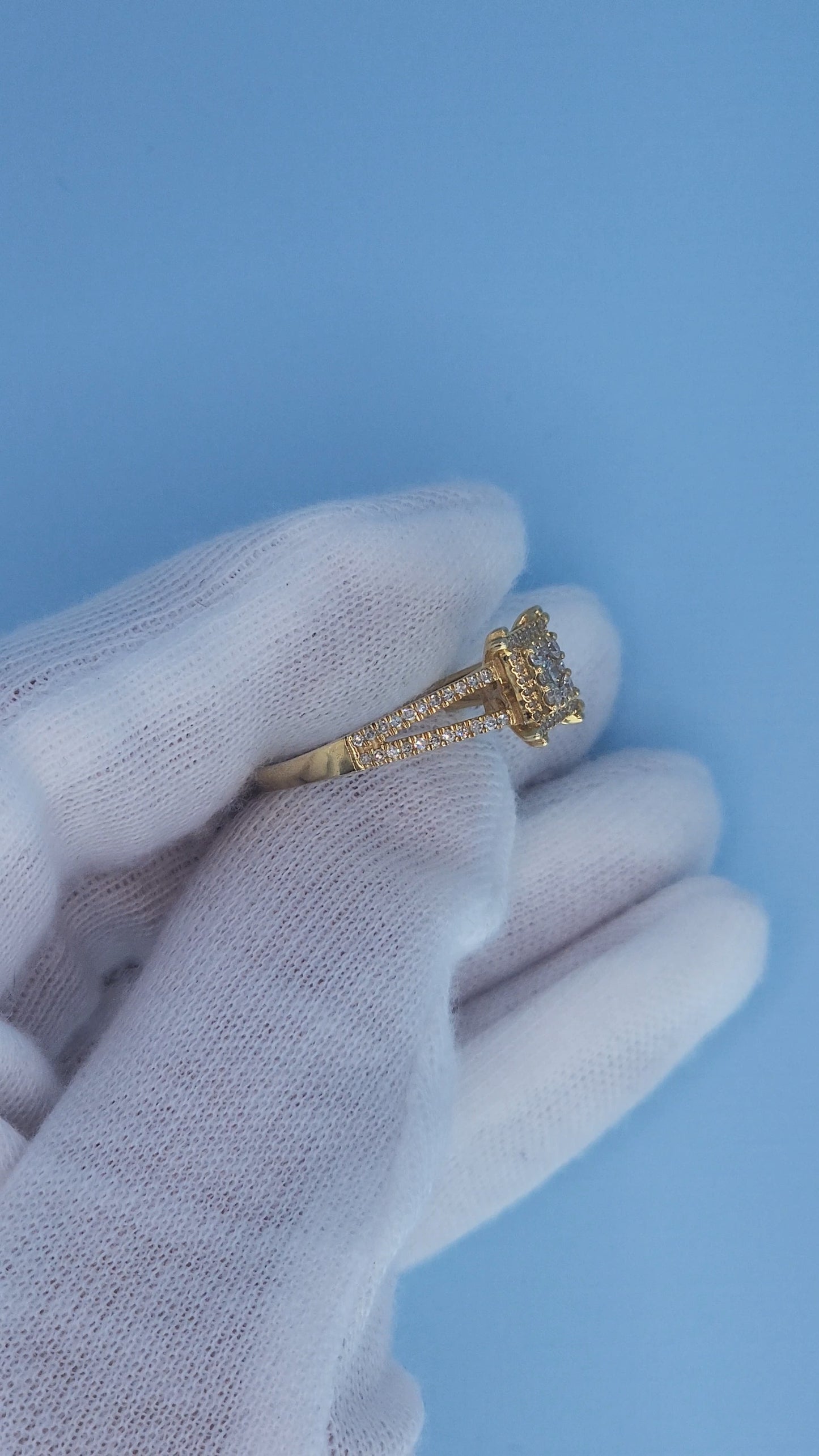 14k Yellow Gold Diamond Cluster Halo Ring – Split Shank Design, 0.75 Carat Total, Princess-Style Look, Size 7.5