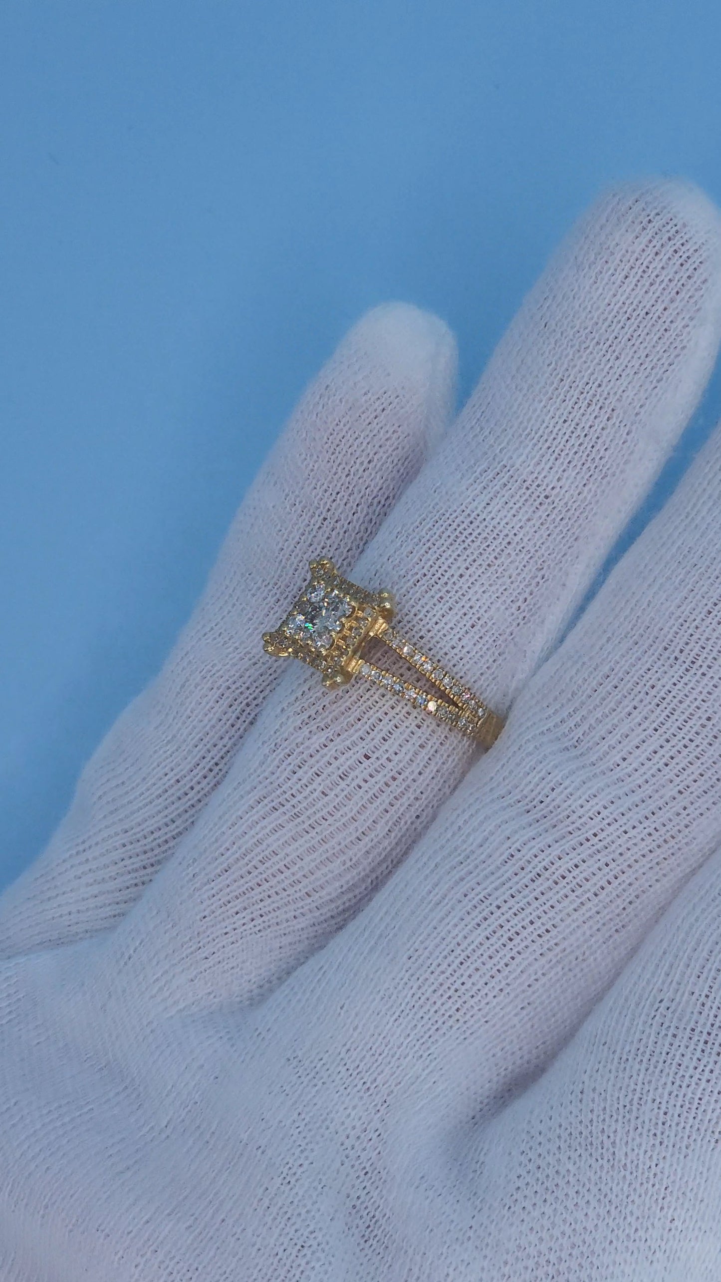 14k Yellow Gold Diamond Cluster Halo Ring – Split Shank Design, 0.75 Carat Total, Princess-Style Look, Size 7.5