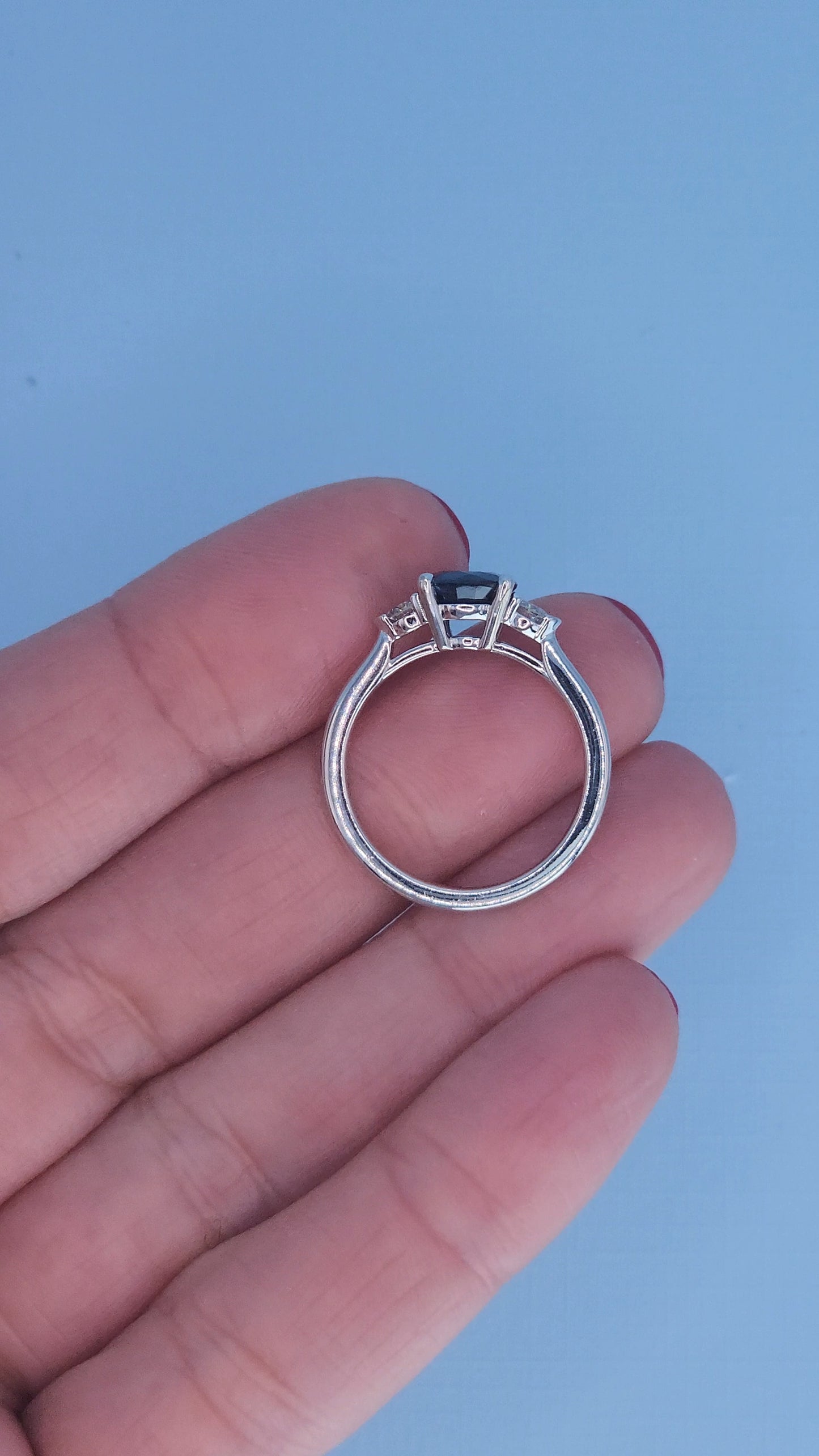 14k White Gold Past Present Future Ring with 1.52 Ct Round Blue Sapphire & Diamond Accents – Size 6.25
