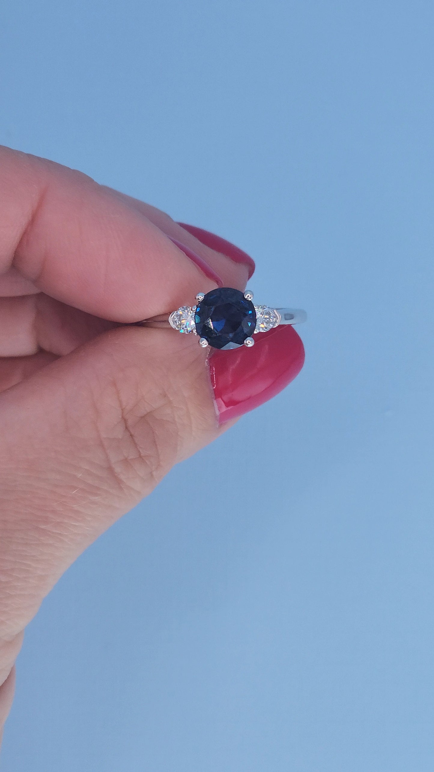 14k White Gold Past Present Future Ring with 1.52 Ct Round Blue Sapphire & Diamond Accents – Size 6.25