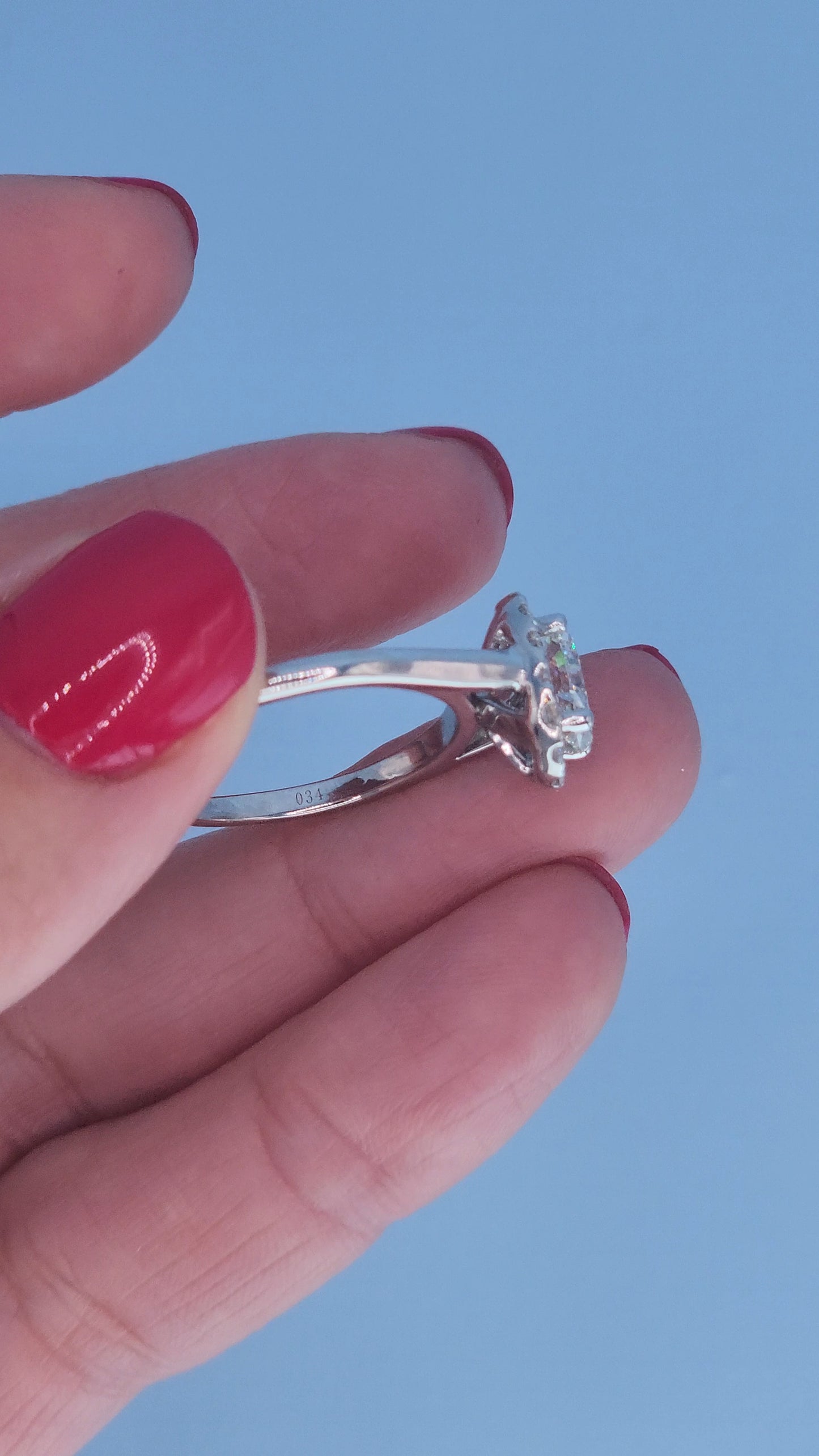 1.00 Carat Oval Diamond Halo Engagement Ring in 14k White Gold – GSI Certified