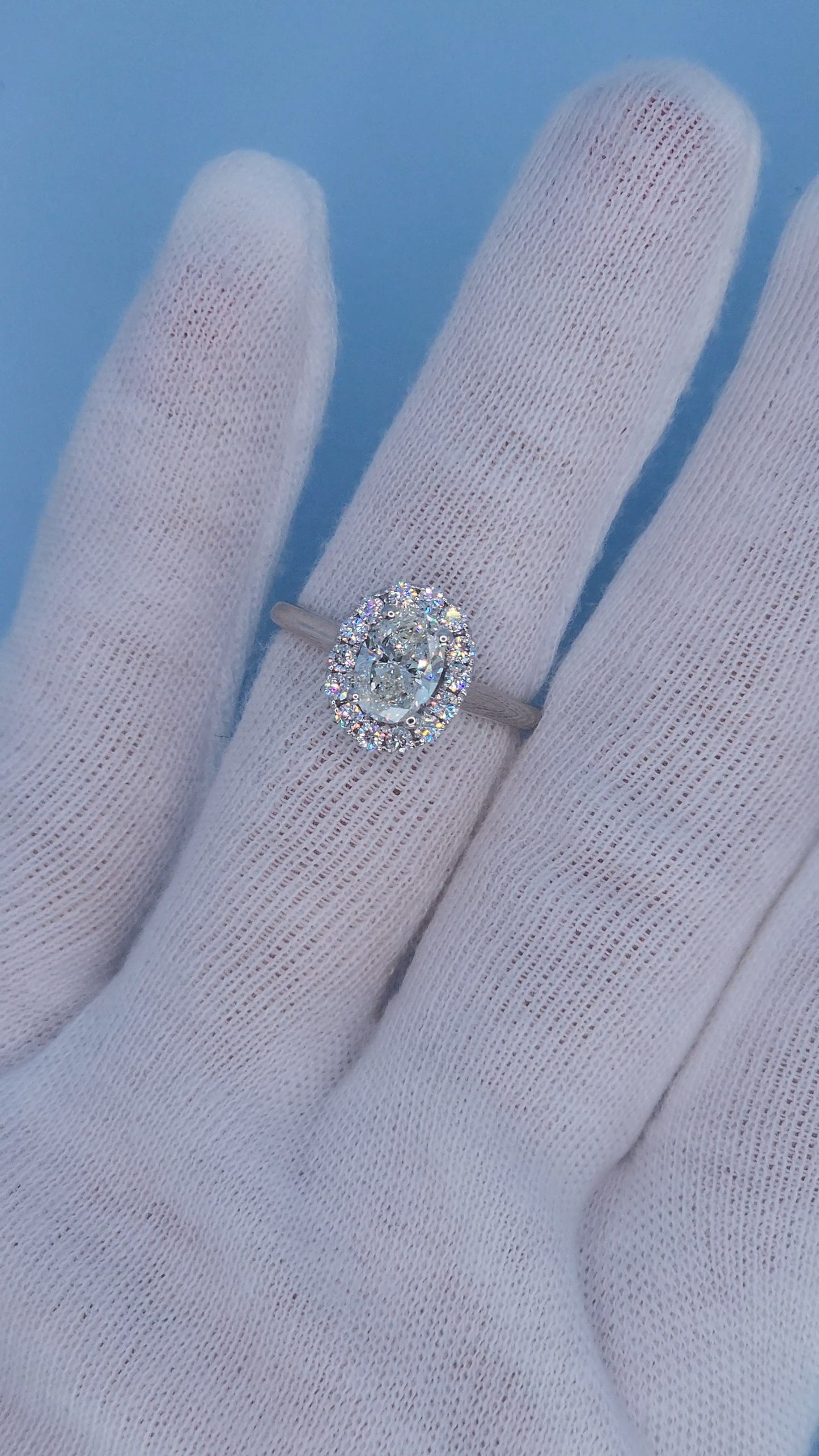 1.00 Carat Oval Diamond Halo Engagement Ring in 14k White Gold – GSI Certified