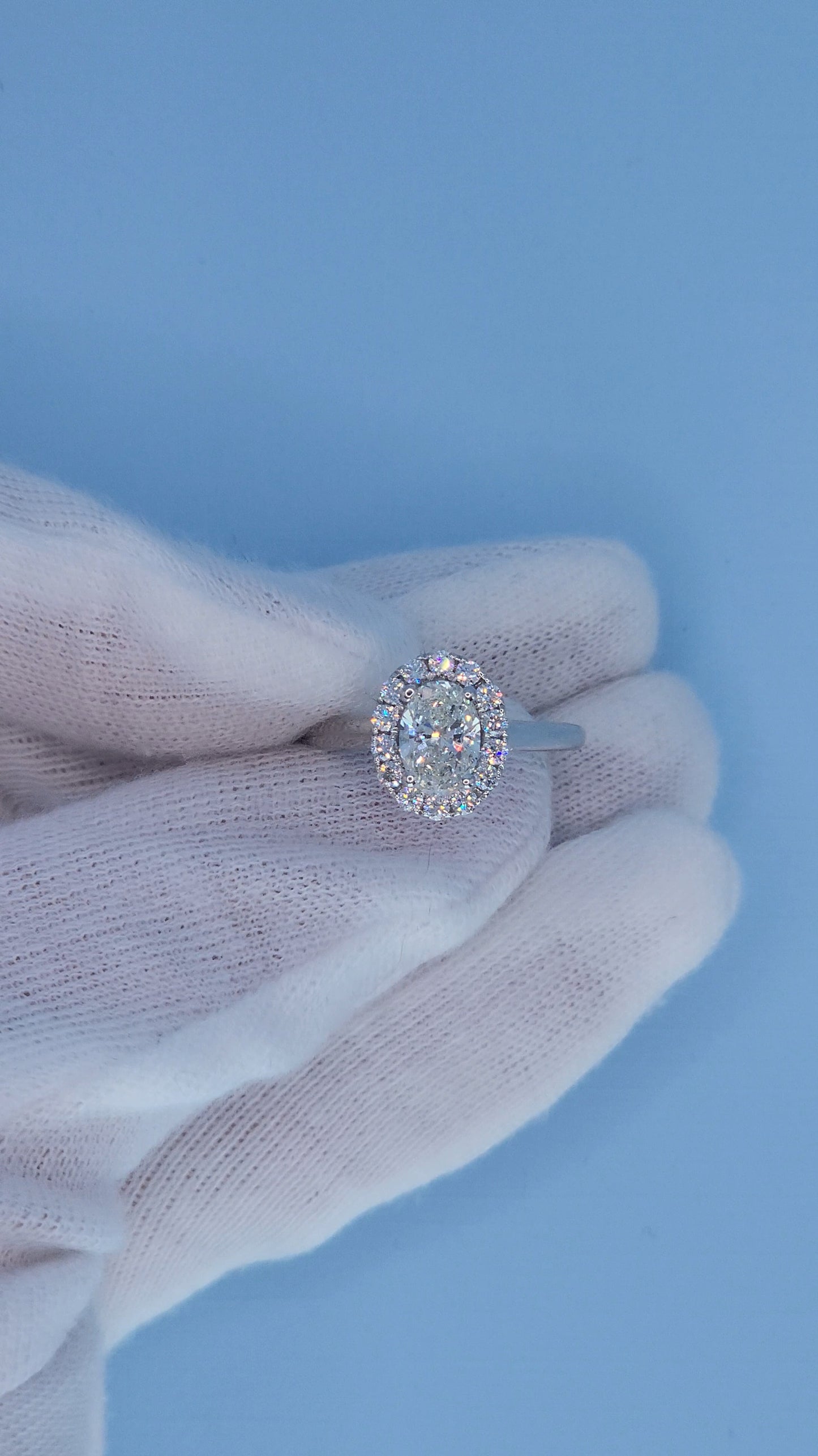1.00 Carat Oval Diamond Halo Engagement Ring in 14k White Gold – GSI Certified