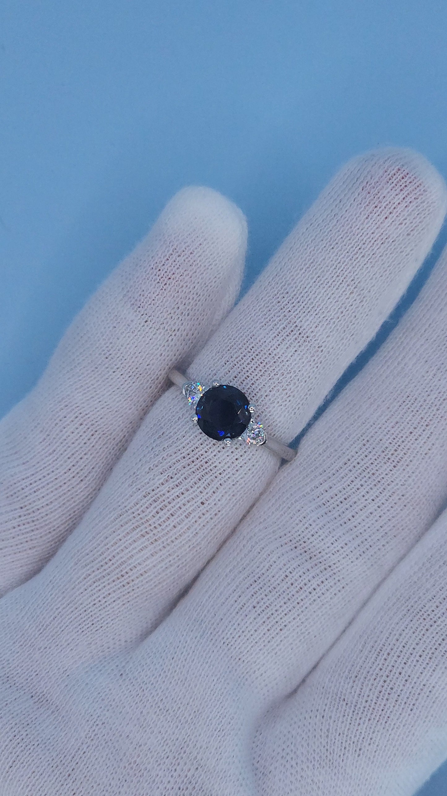 14k White Gold Past Present Future Ring with 1.52 Ct Round Blue Sapphire & Diamond Accents – Size 6.25