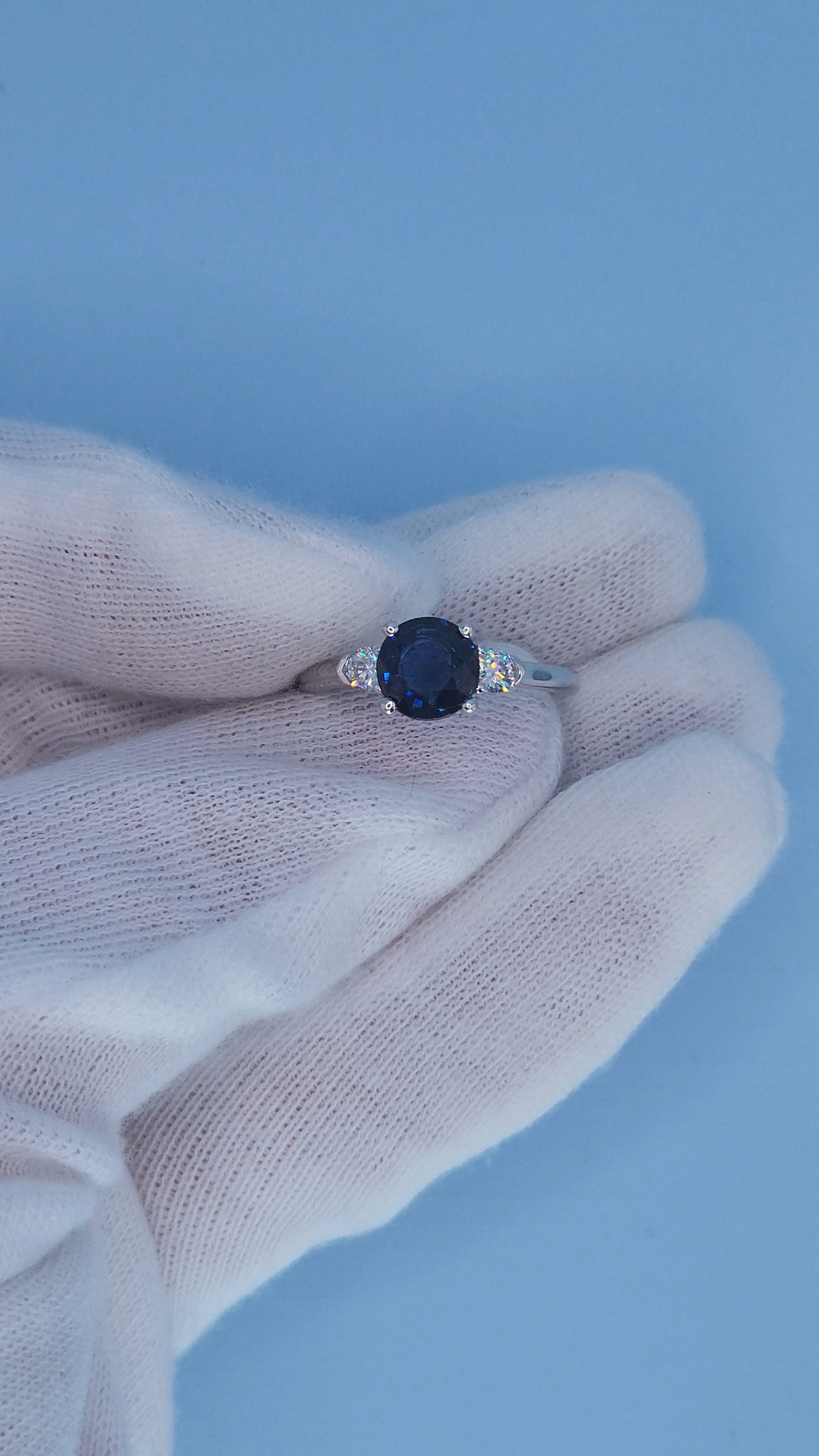 14k White Gold Past Present Future Ring with 1.52 Ct Round Blue Sapphire & Diamond Accents – Size 6.25