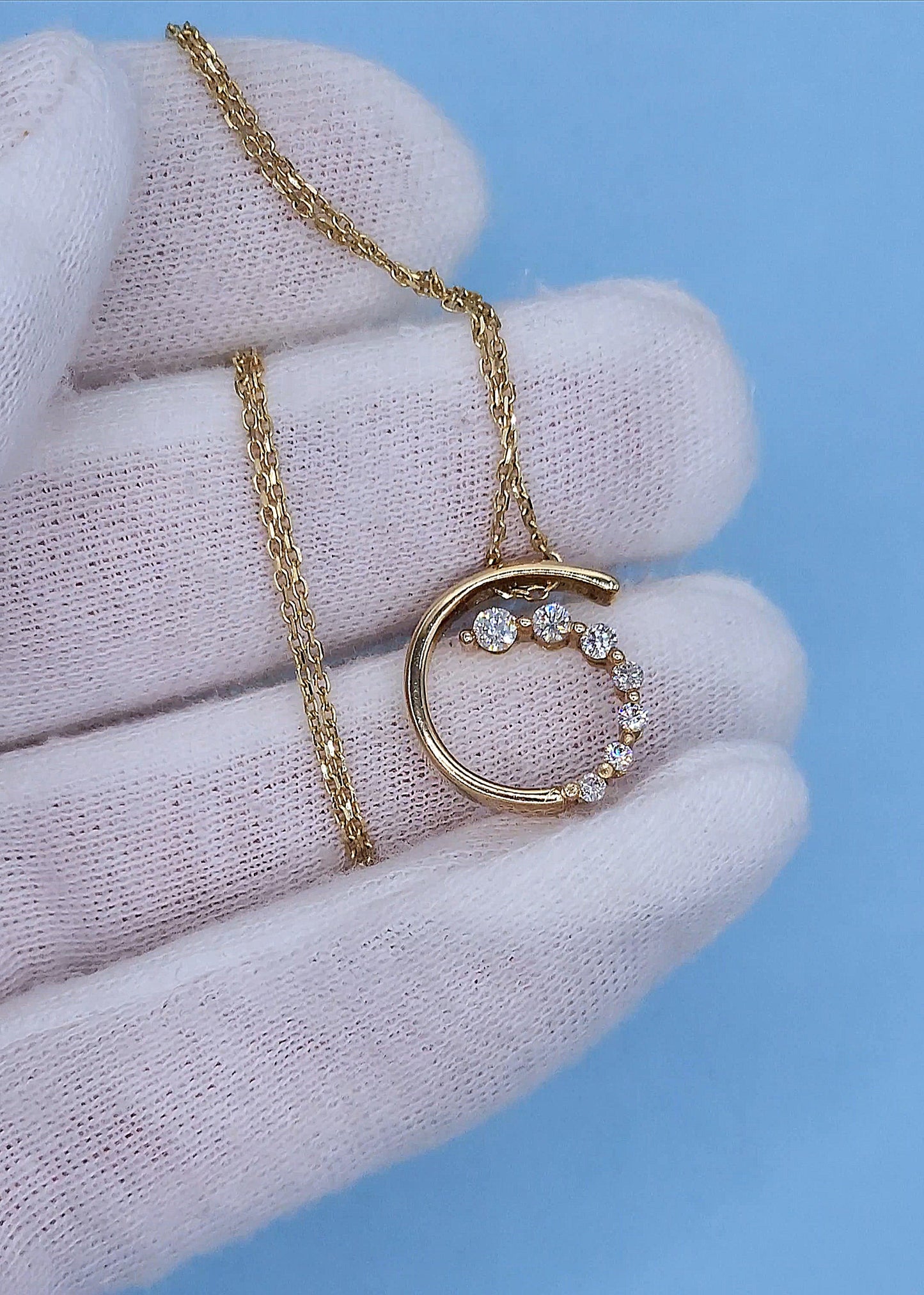Timeless 14K Yellow Gold Diamond Swirl Pendant Necklace with 0.25 CT Graduated Diamonds on 18-Inch Cable Link Chain