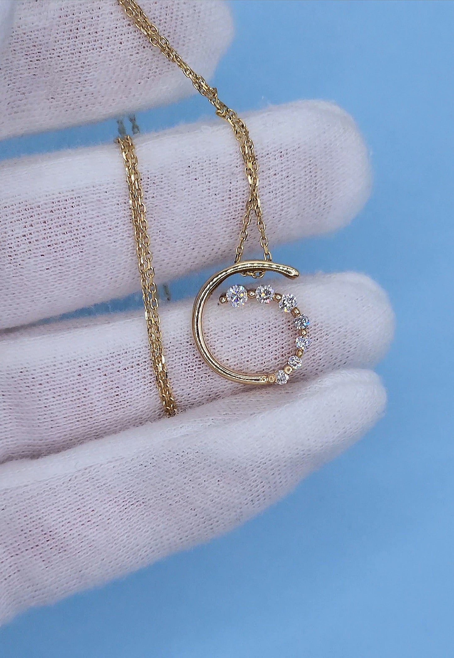 Timeless 14K Yellow Gold Diamond Swirl Pendant Necklace with 0.25 CT Graduated Diamonds on 18-Inch Cable Link Chain