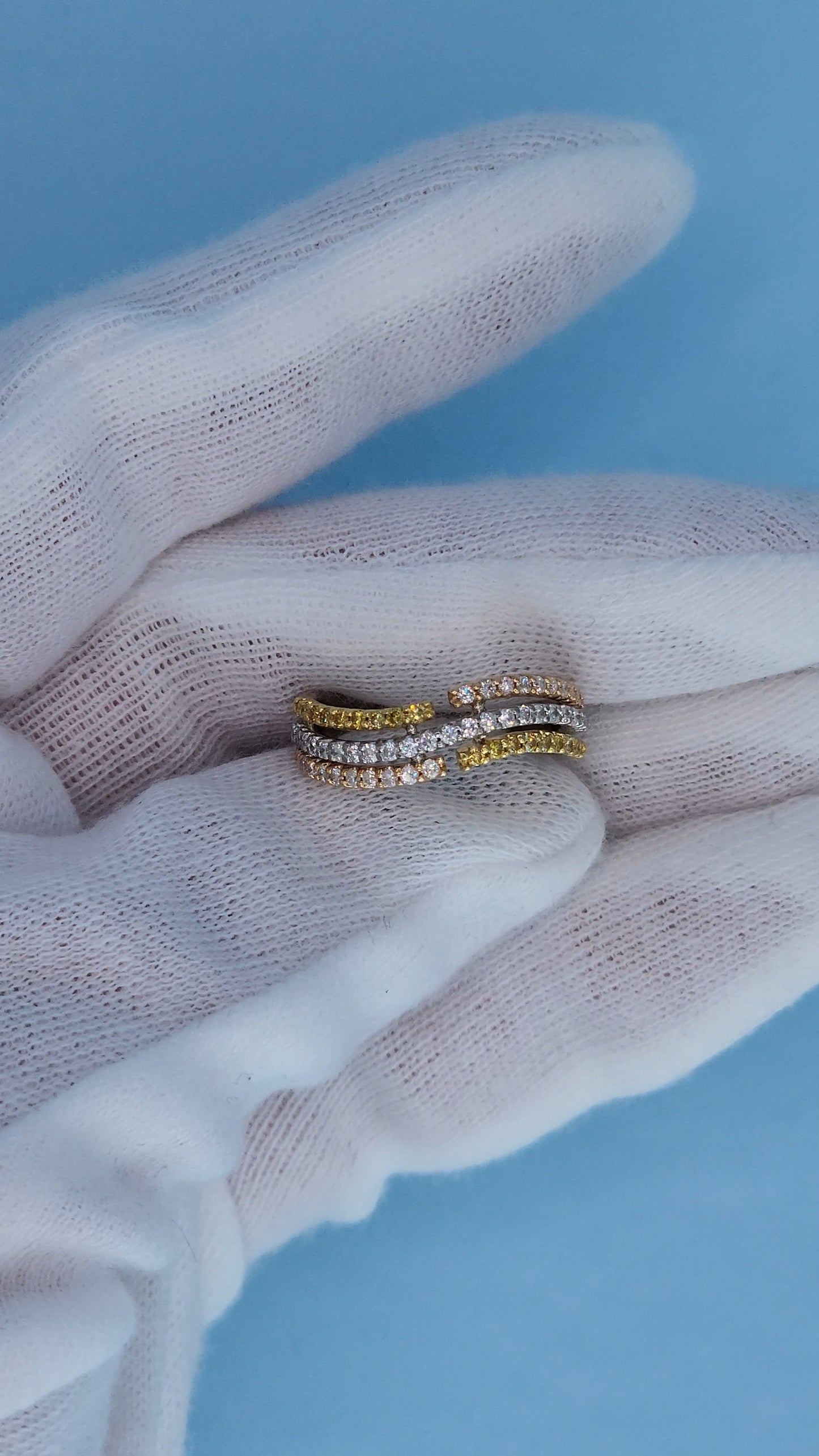 18k Tri-Color Gold 3-Row Wave Band Ring with White and Yellow Diamonds - Unique Design, Size 6.25