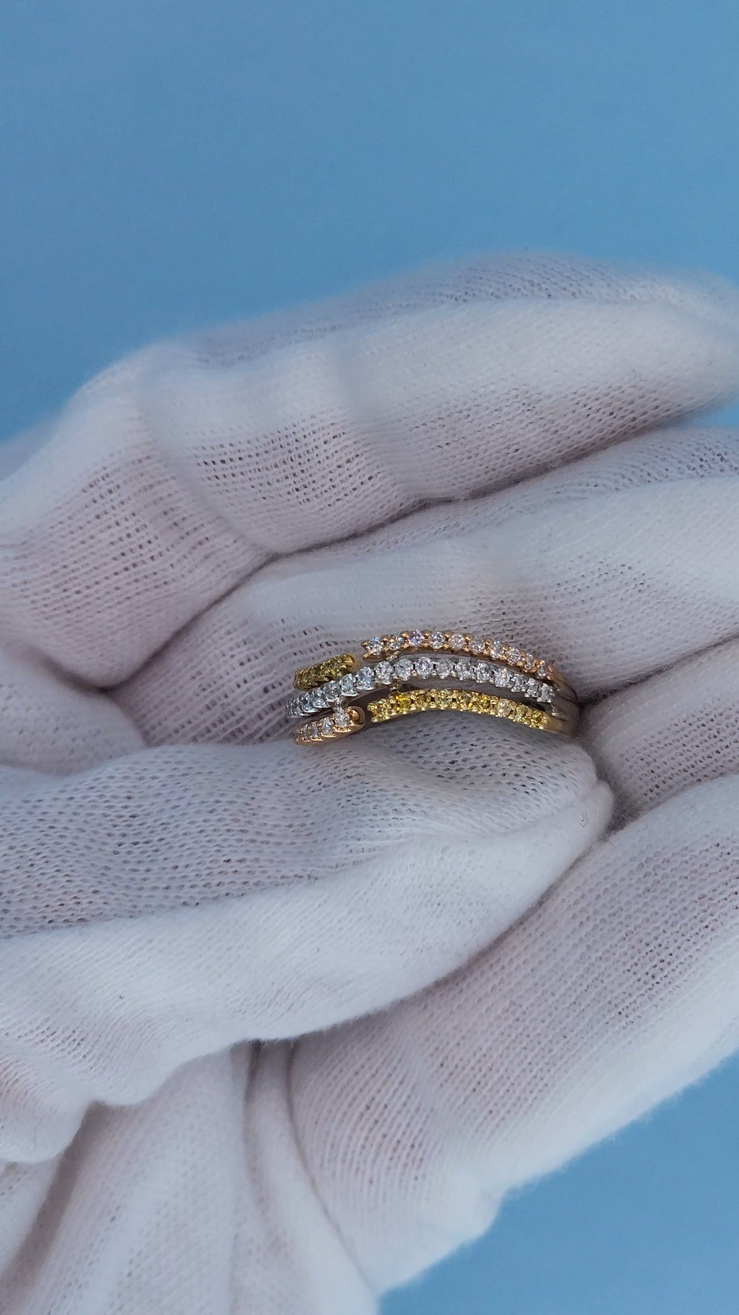 18k Tri-Color Gold 3-Row Wave Band Ring with White and Yellow Diamonds - Unique Design, Size 6.25
