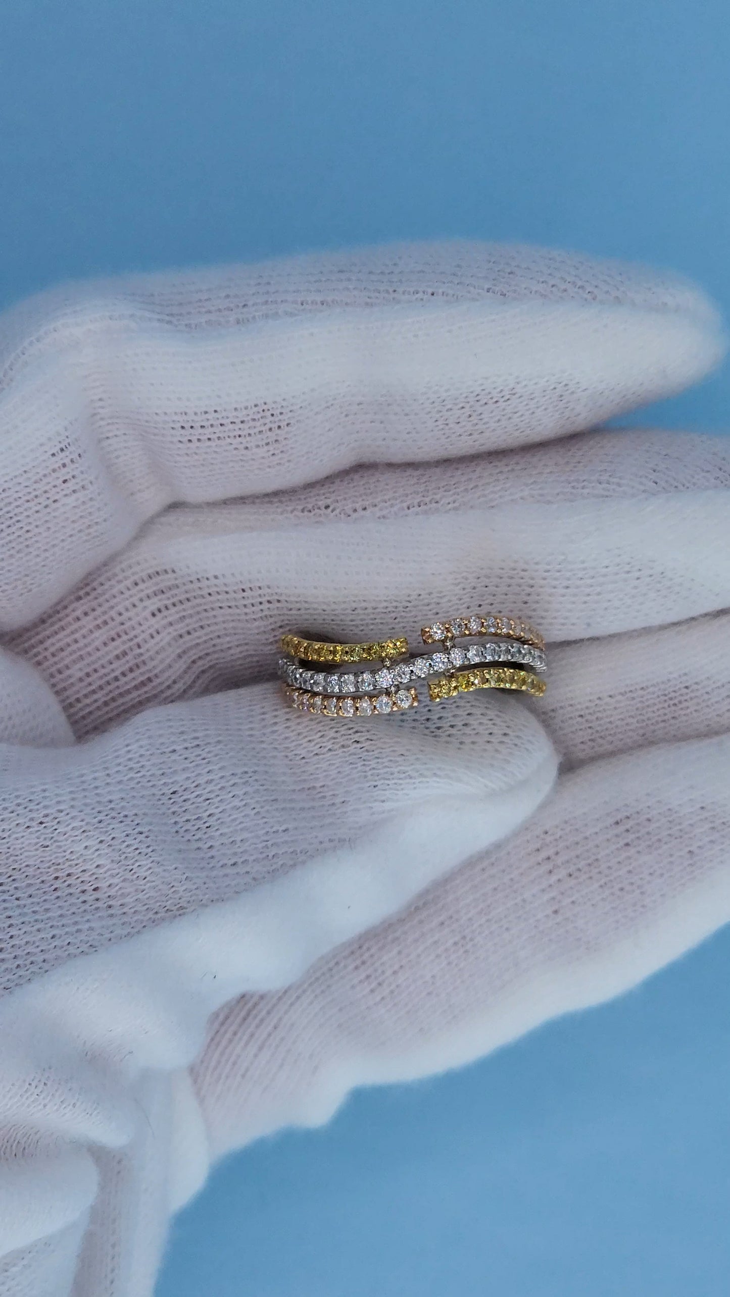 18k Tri-Color Gold 3-Row Wave Band Ring with White and Yellow Diamonds - Unique Design, Size 6.25