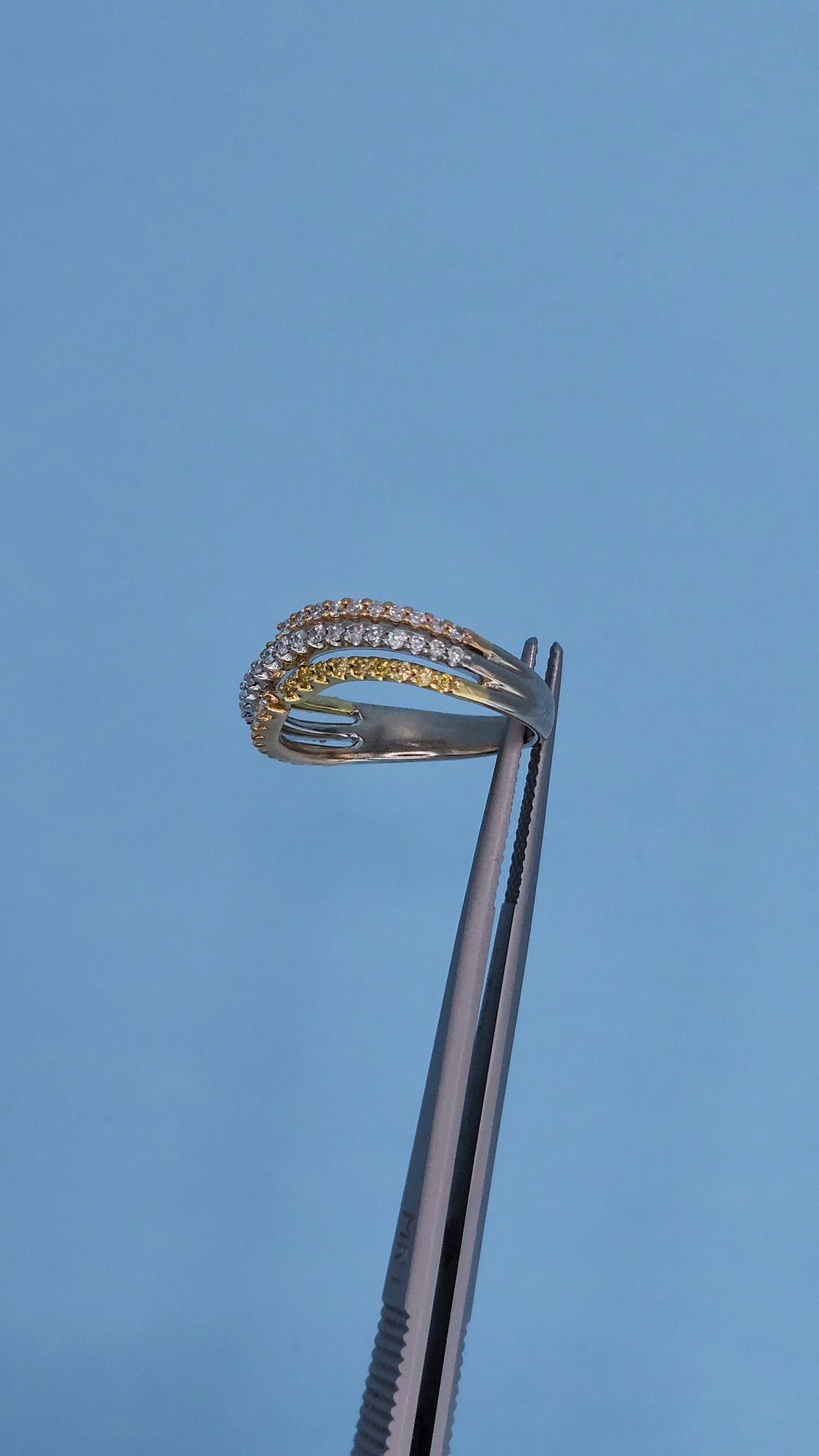 18k Tri-Color Gold 3-Row Wave Band Ring with White and Yellow Diamonds - Unique Design, Size 6.25