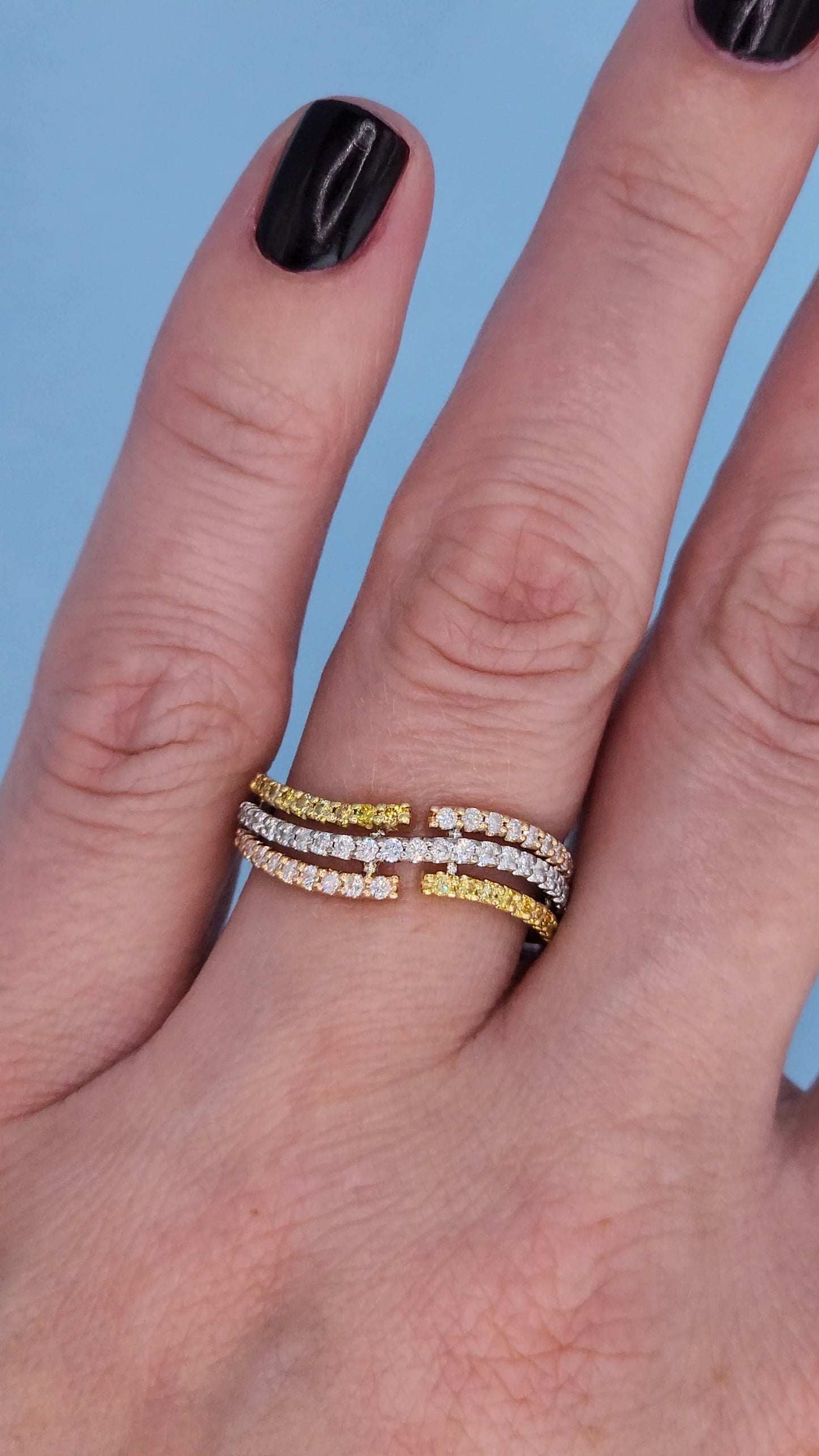 18k Tri-Color Gold 3-Row Wave Band Ring with White and Yellow Diamonds - Unique Design, Size 6.25