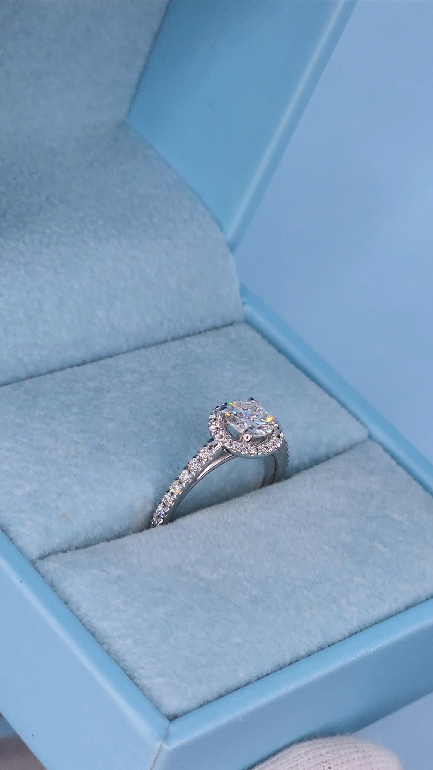 14k White Gold Halo Engagement Ring with 0.66 Carat Natural Round Diamond Center & 0.25 Carat Total Weight Accent Diamonds
