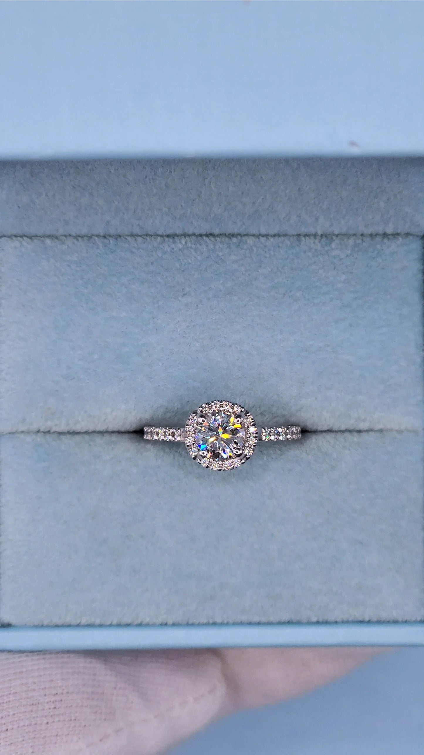 14k White Gold Halo Engagement Ring with 0.66 Carat Natural Round Diamond Center & 0.25 Carat Total Weight Accent Diamonds