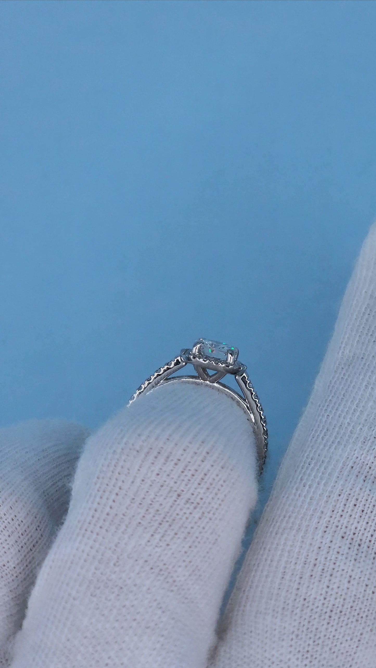 14k White Gold Halo Engagement Ring with 0.66 Carat Natural Round Diamond Center & 0.25 Carat Total Weight Accent Diamonds