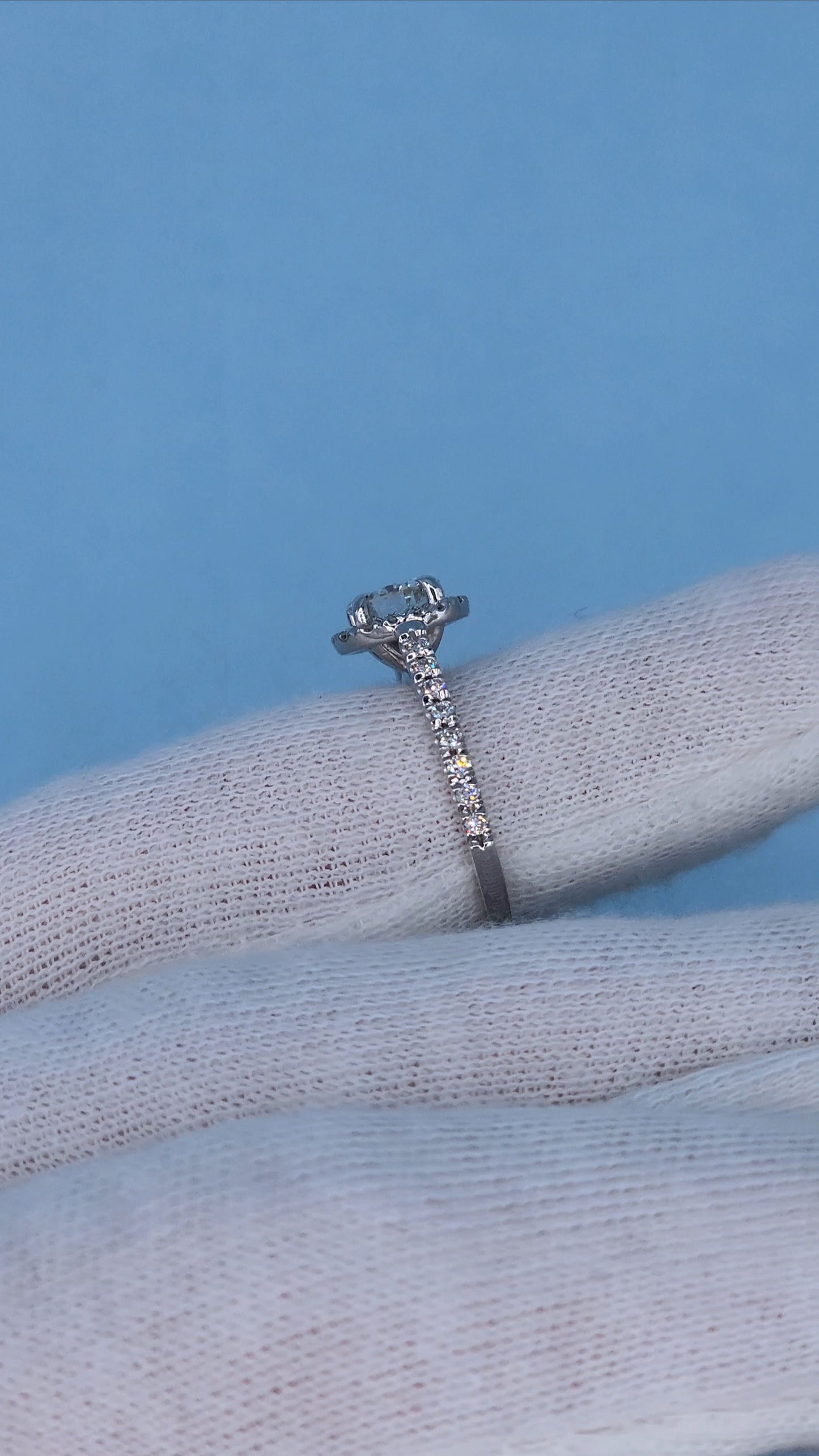 14k White Gold Halo Engagement Ring with 0.66 Carat Natural Round Diamond Center & 0.25 Carat Total Weight Accent Diamonds