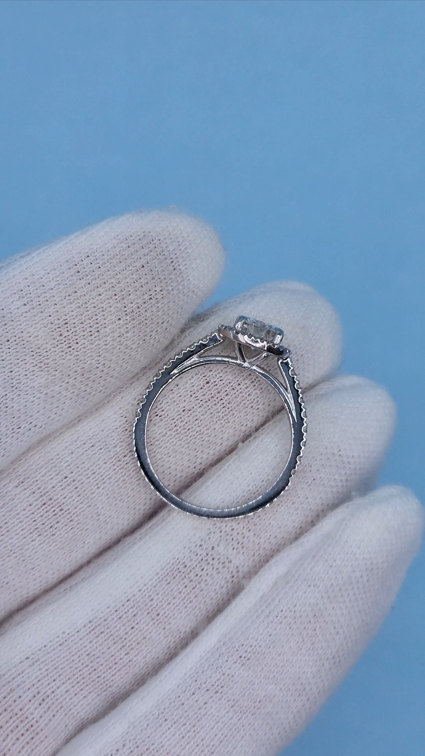 14k White Gold Halo Engagement Ring with 0.66 Carat Natural Round Diamond Center & 0.25 Carat Total Weight Accent Diamonds