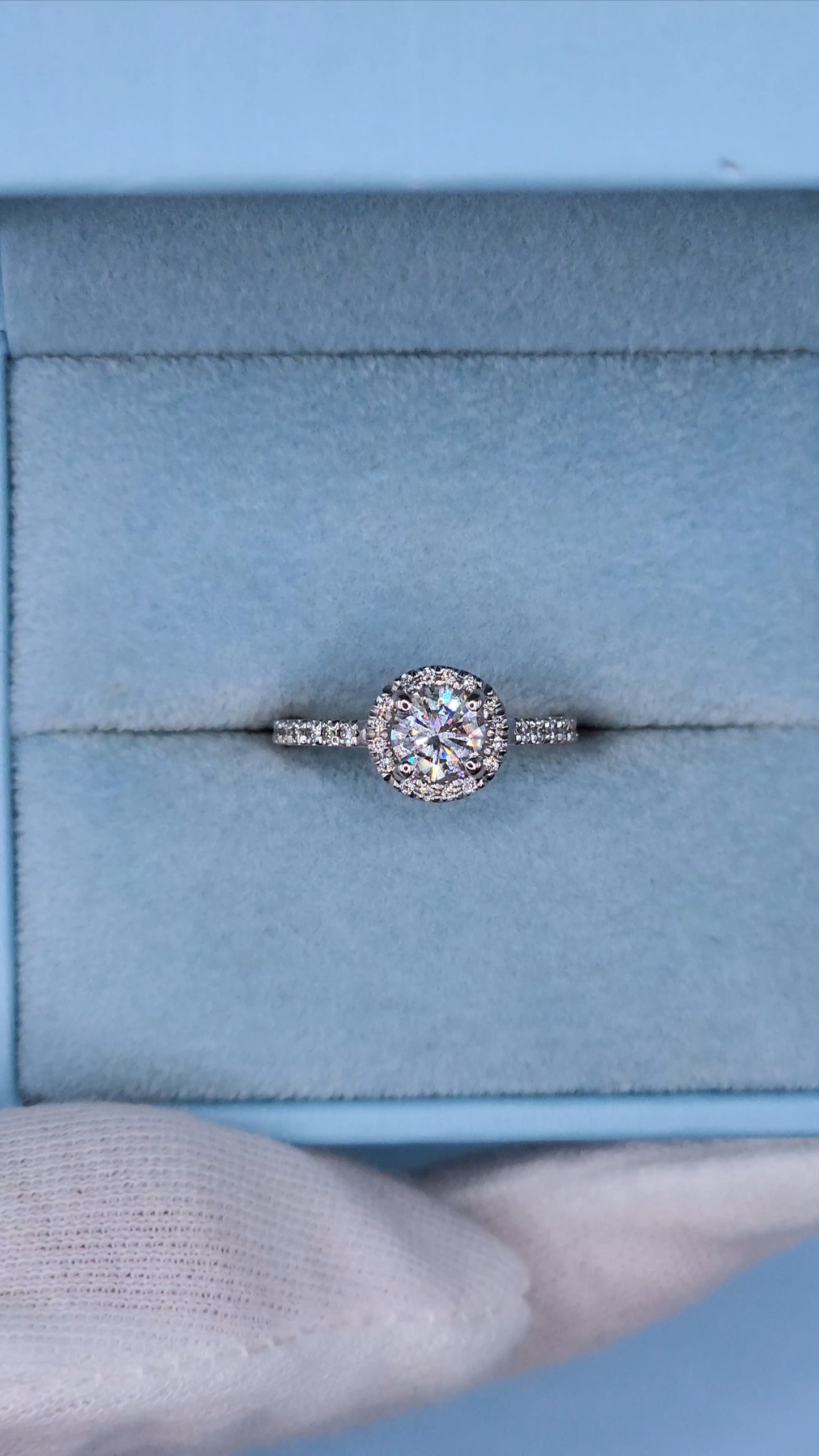 14k White Gold Halo Engagement Ring with 0.66 Carat Natural Round Diamond Center & 0.25 Carat Total Weight Accent Diamonds