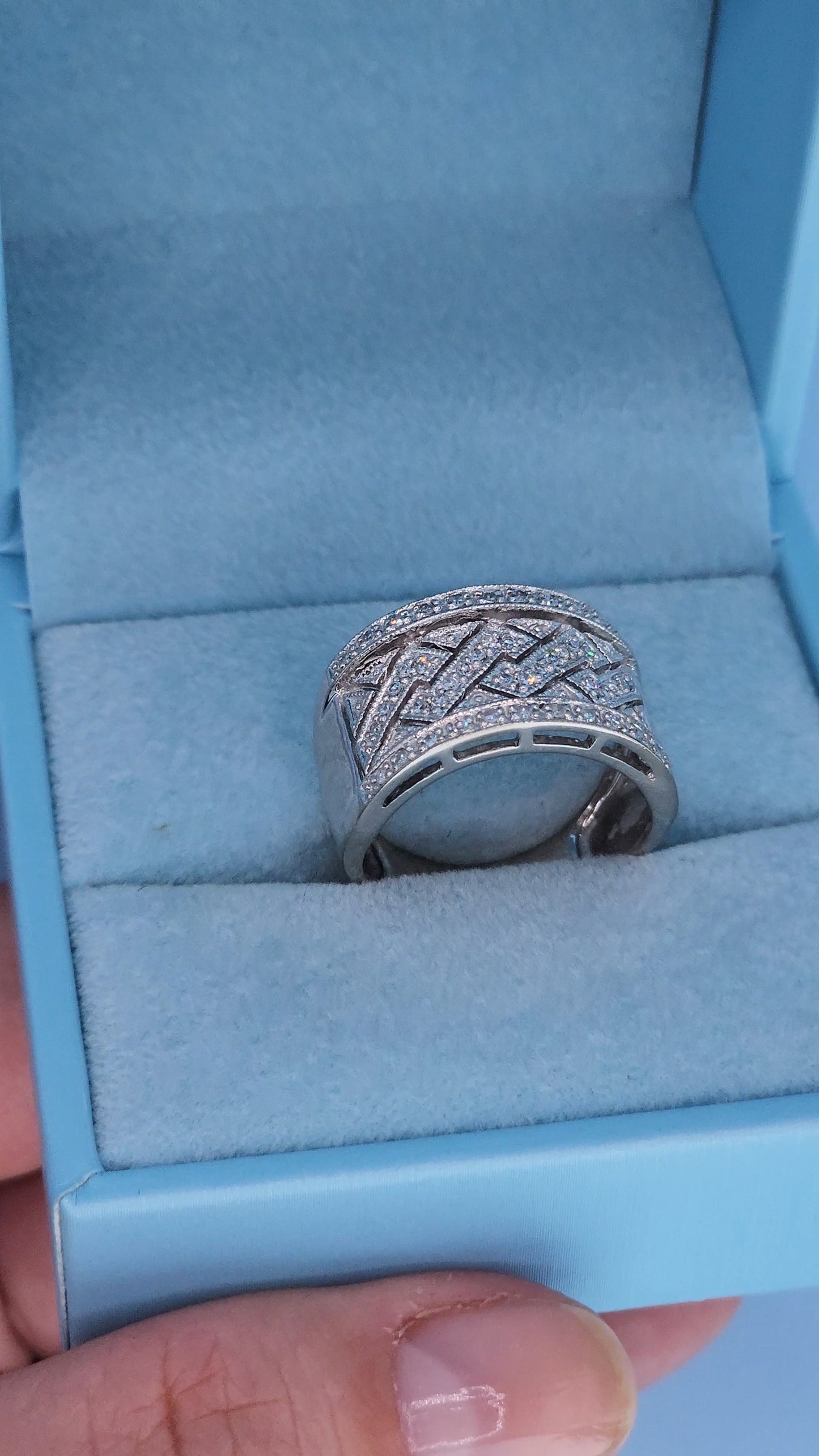 14k White Gold Wide Zigzag Band Ring with Natural Diamonds – 12.7mm Bold Design