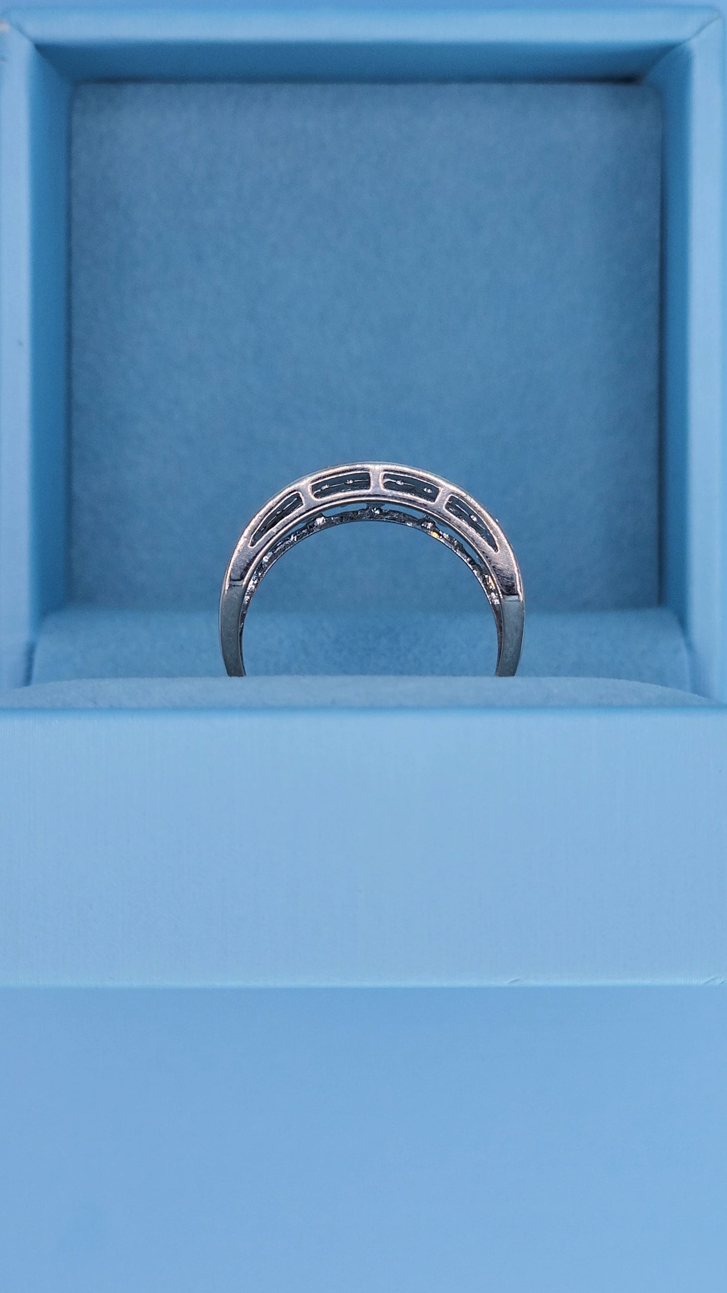 14k White Gold Wide Zigzag Band Ring with Natural Diamonds – 12.7mm Bold Design