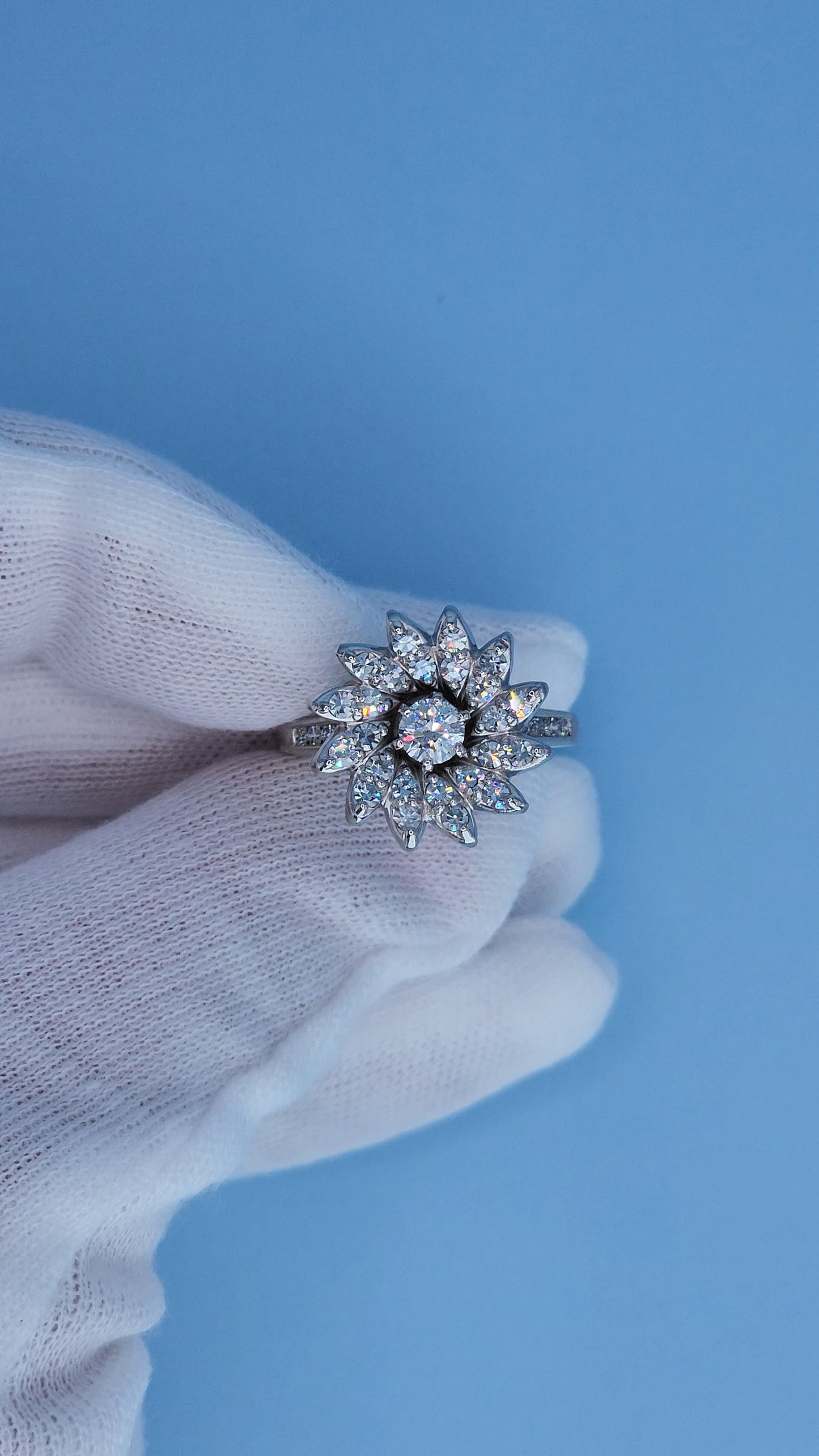14k White Gold Diamond Flower Ring – Vintage-Inspired Floral Cocktail Ring with 1.30 Carat Approx. Diamonds, High-Set Bloom Design