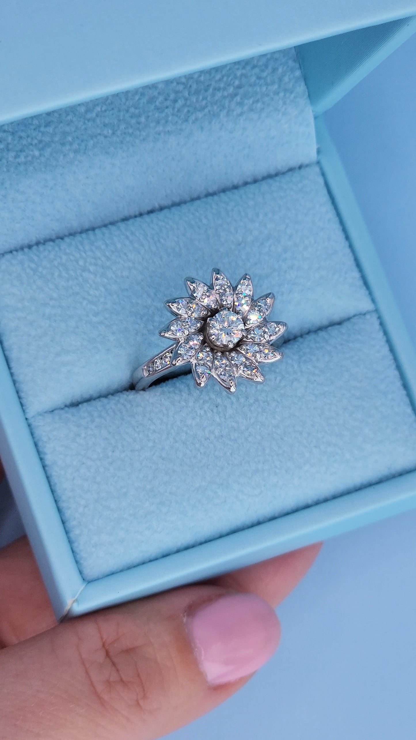 14k White Gold Diamond Flower Ring – Vintage-Inspired Floral Cocktail Ring with 1.30 Carat Approx. Diamonds, High-Set Bloom Design