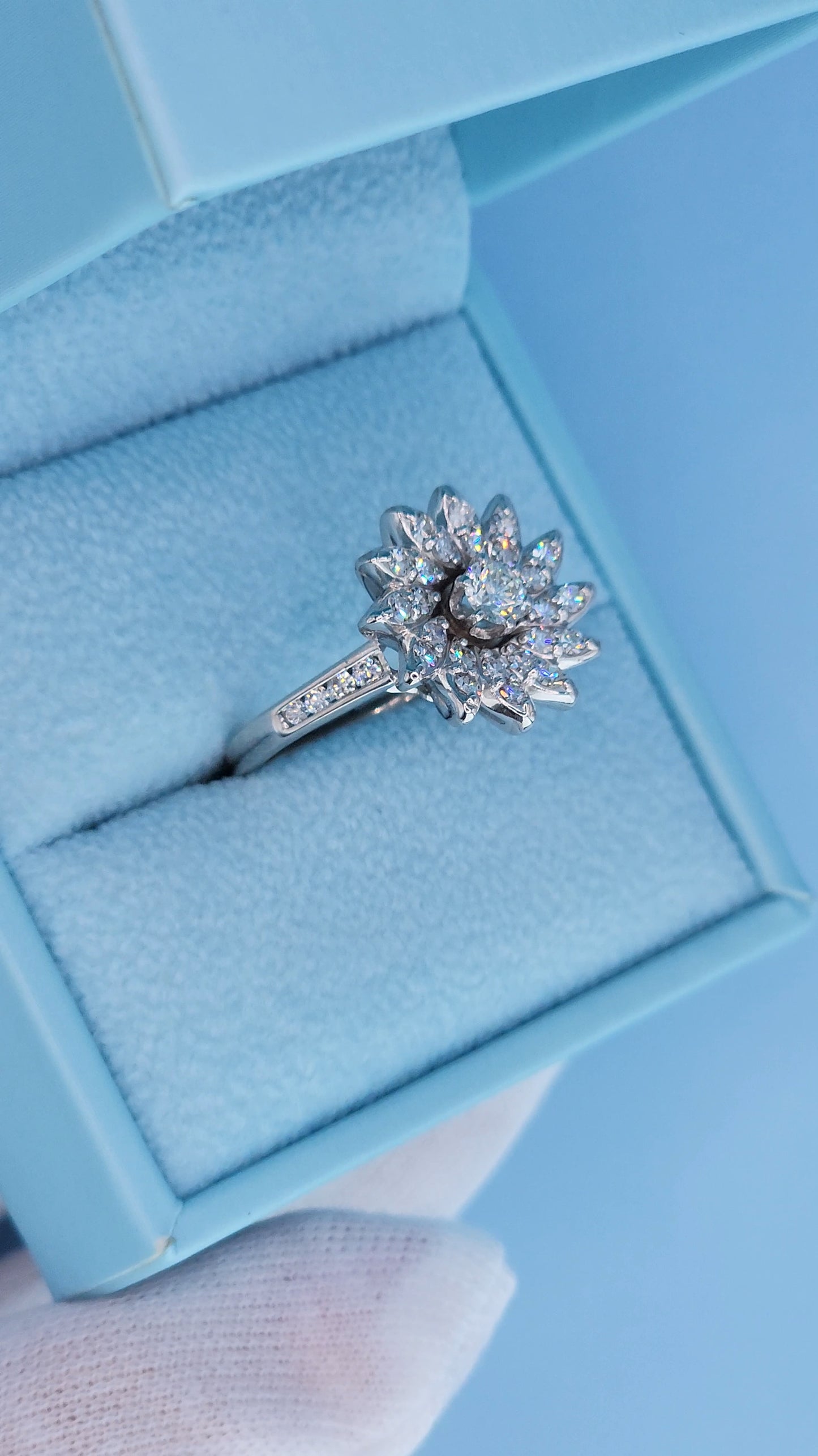 14k White Gold Diamond Flower Ring – Vintage-Inspired Floral Cocktail Ring with 1.30 Carat Approx. Diamonds, High-Set Bloom Design