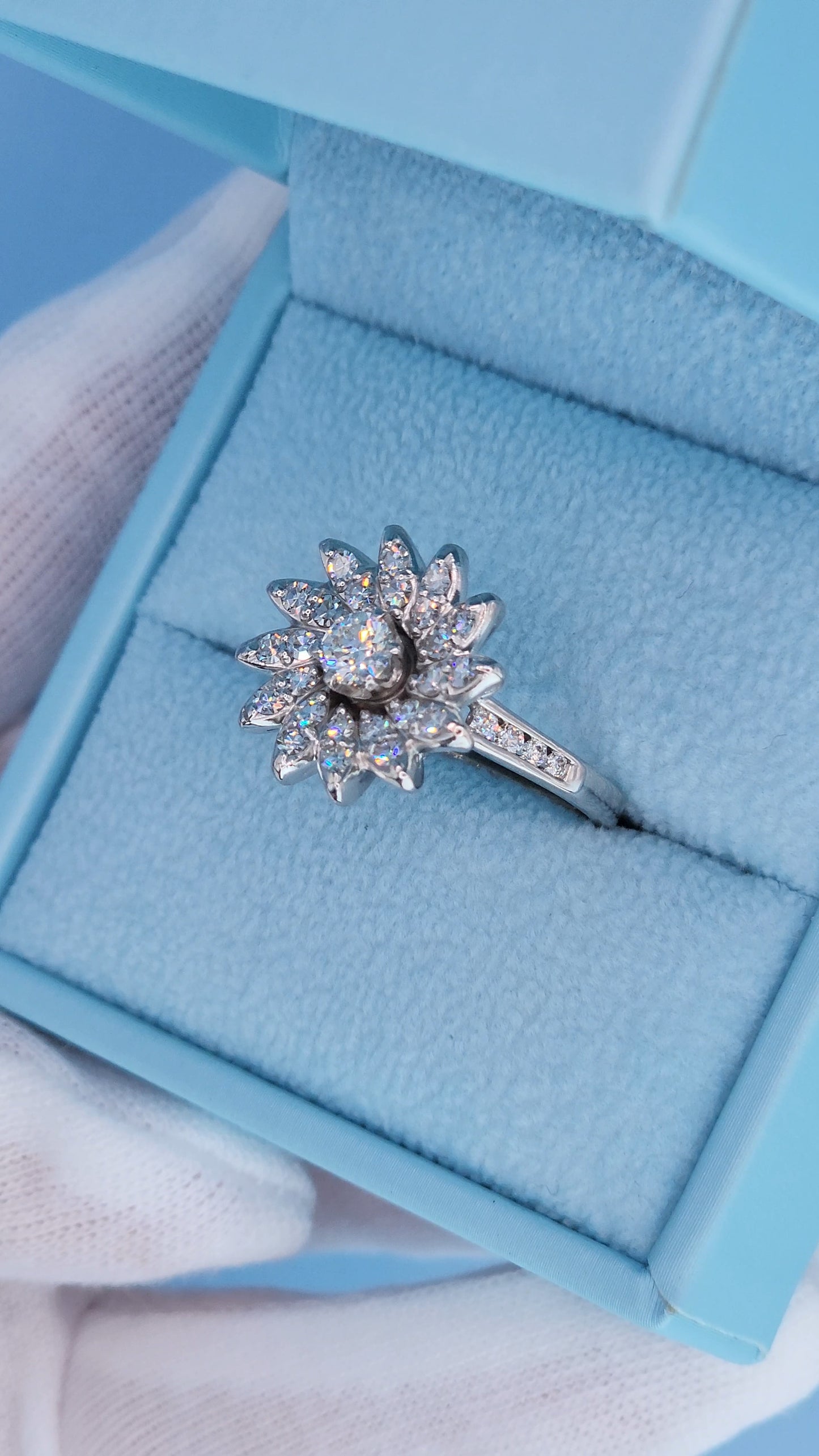 14k White Gold Diamond Flower Ring – Vintage-Inspired Floral Cocktail Ring with 1.30 Carat Approx. Diamonds, High-Set Bloom Design