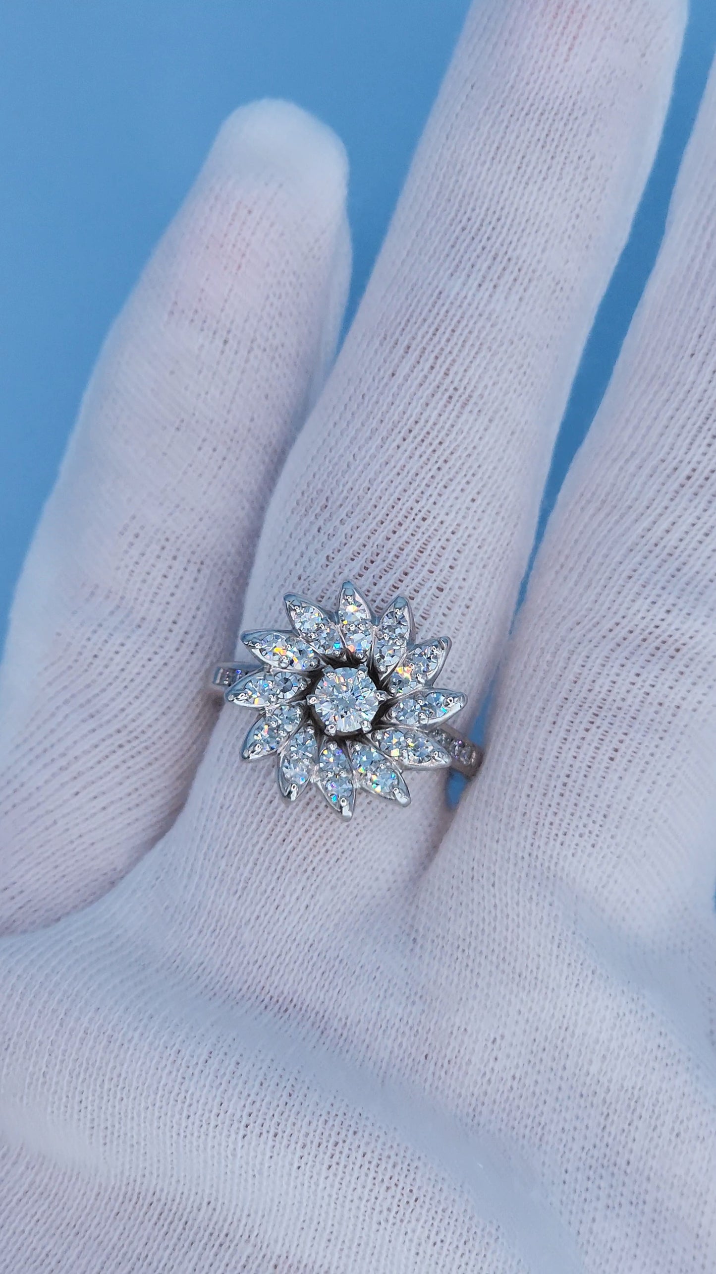 14k White Gold Diamond Flower Ring – Vintage-Inspired Floral Cocktail Ring with 1.30 Carat Approx. Diamonds, High-Set Bloom Design