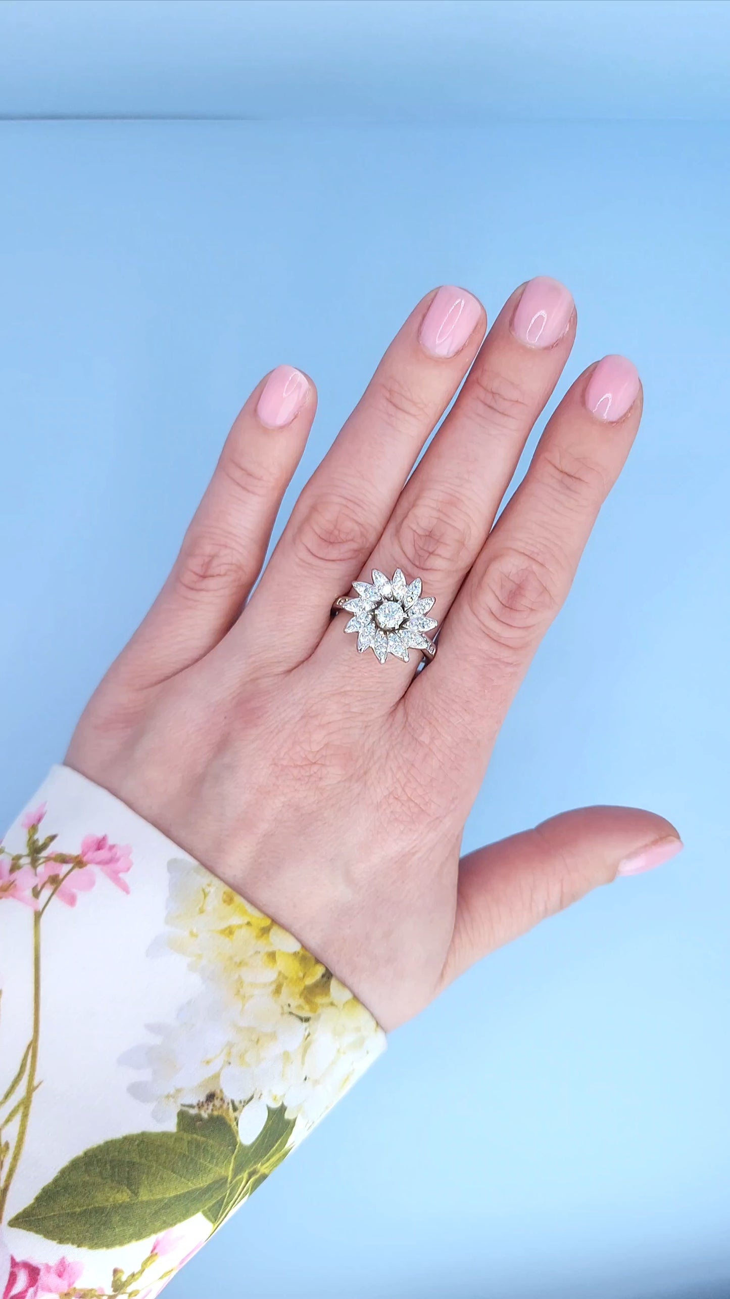 14k White Gold Diamond Flower Ring – Vintage-Inspired Floral Cocktail Ring with 1.30 Carat Approx. Diamonds, High-Set Bloom Design