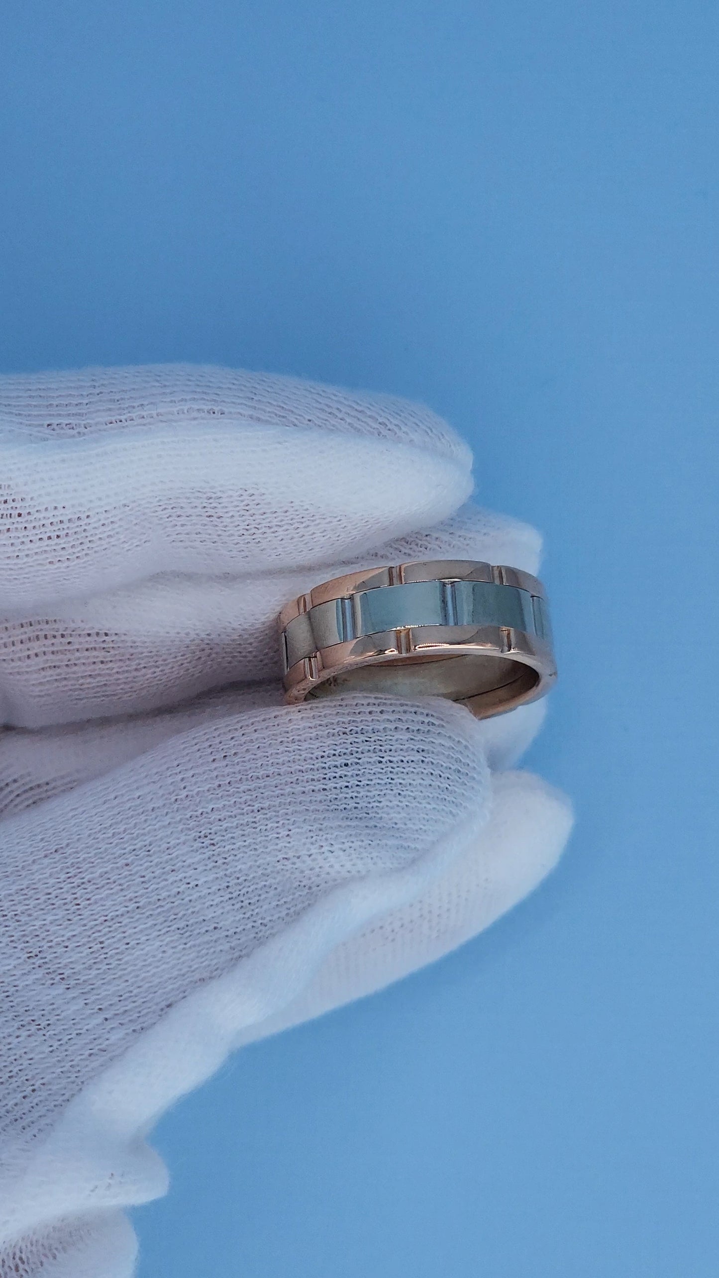 14k White and Rose Gold Men’s Wedding Band – Oyster-Inspired Two-Tone Gold Ring, 7.6mm, Size 8.5