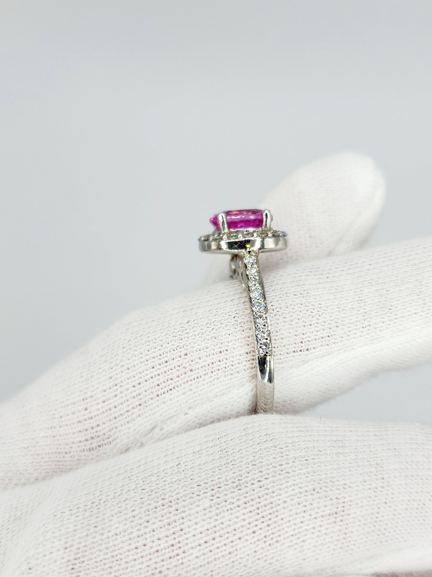 Ladies Halo Design Ring in White Gold with Pink Sapphire and Diamonds