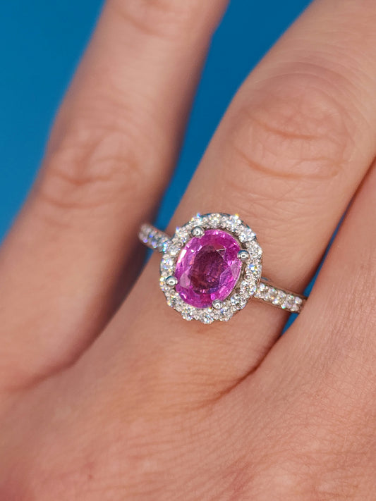 Ladies Halo Design Ring in White Gold with Pink Sapphire and Diamonds