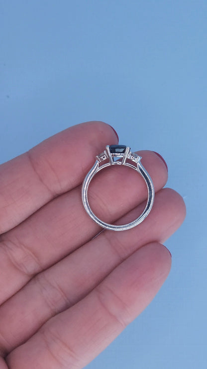 14k White Gold Past Present Future Ring with 1.52 Ct Round Blue Sapphire & Diamond Accents – Size 6.25