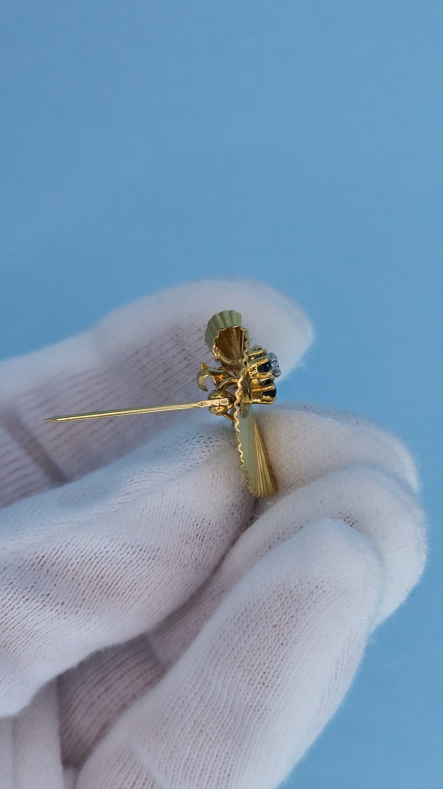 Modern Fan Pendant and Brooch in 18k Yellow Gold with Diamond and Sapphire Accents